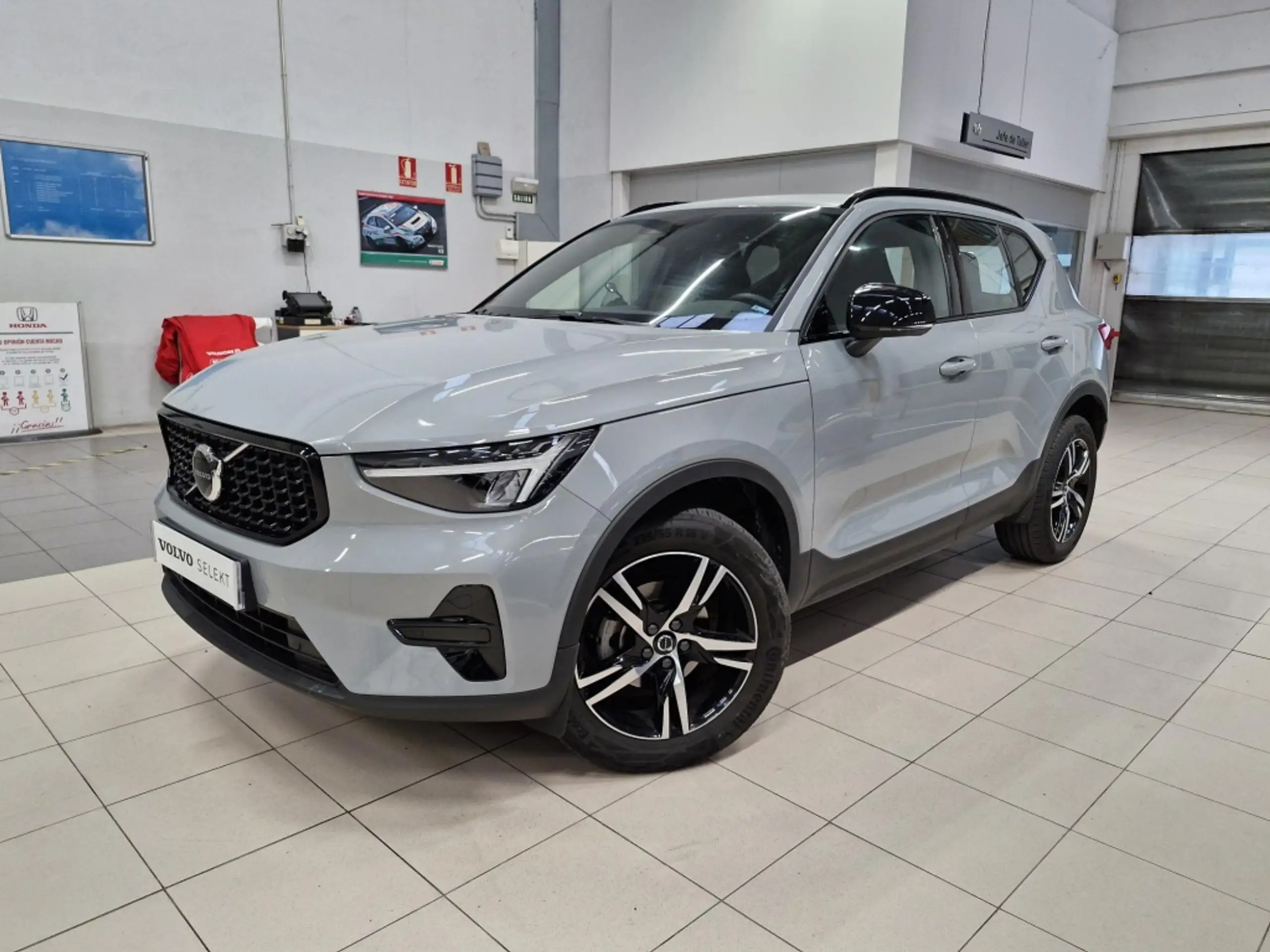 Volvo - XC40