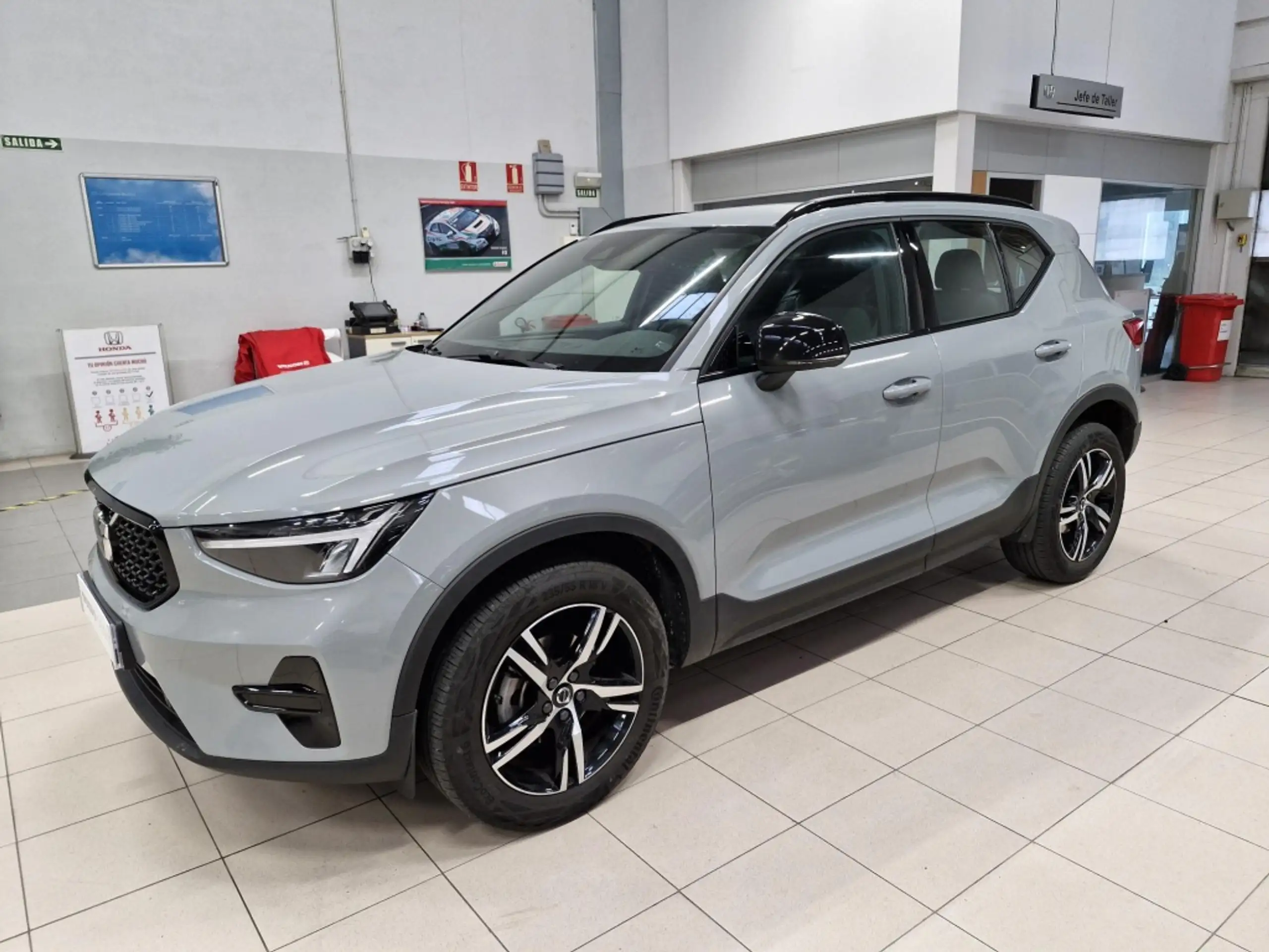 Volvo - XC40