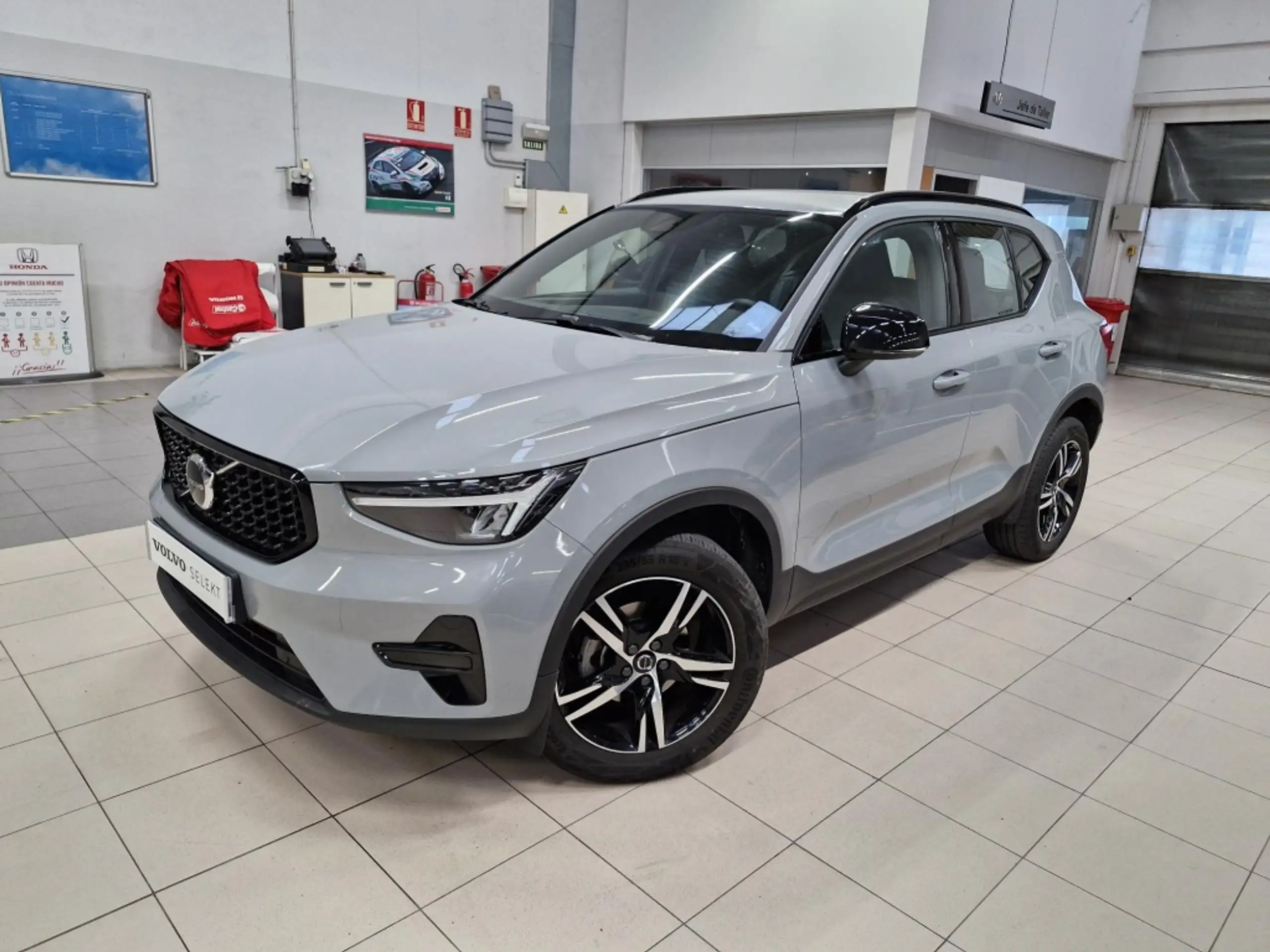 Volvo - XC40