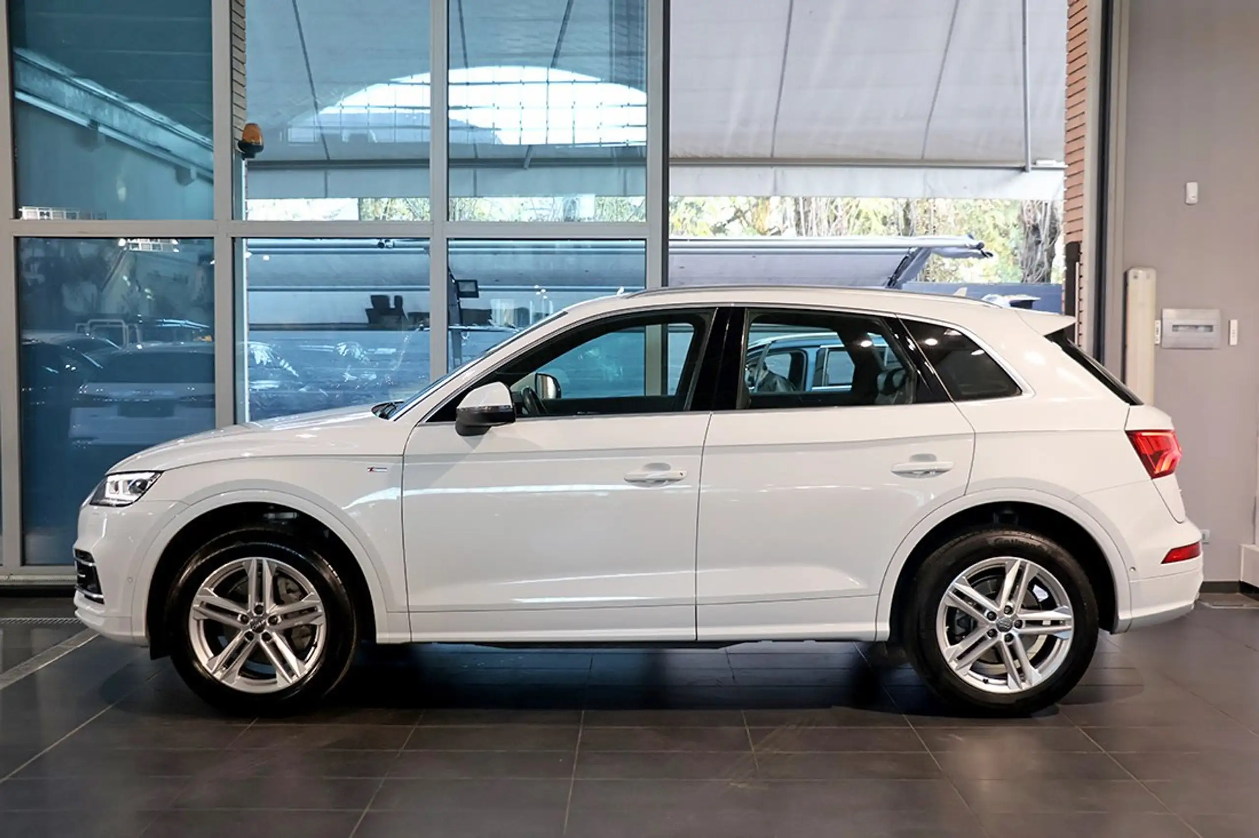 Audi - Q5