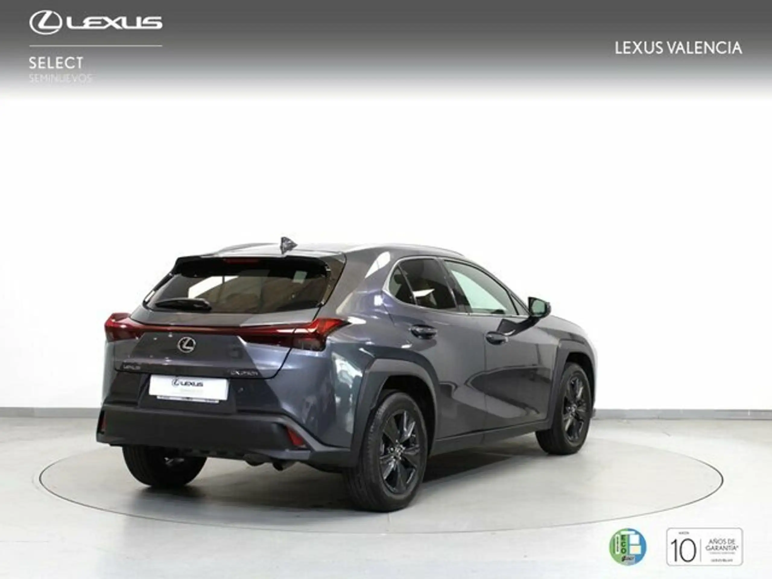 Lexus - UX 200