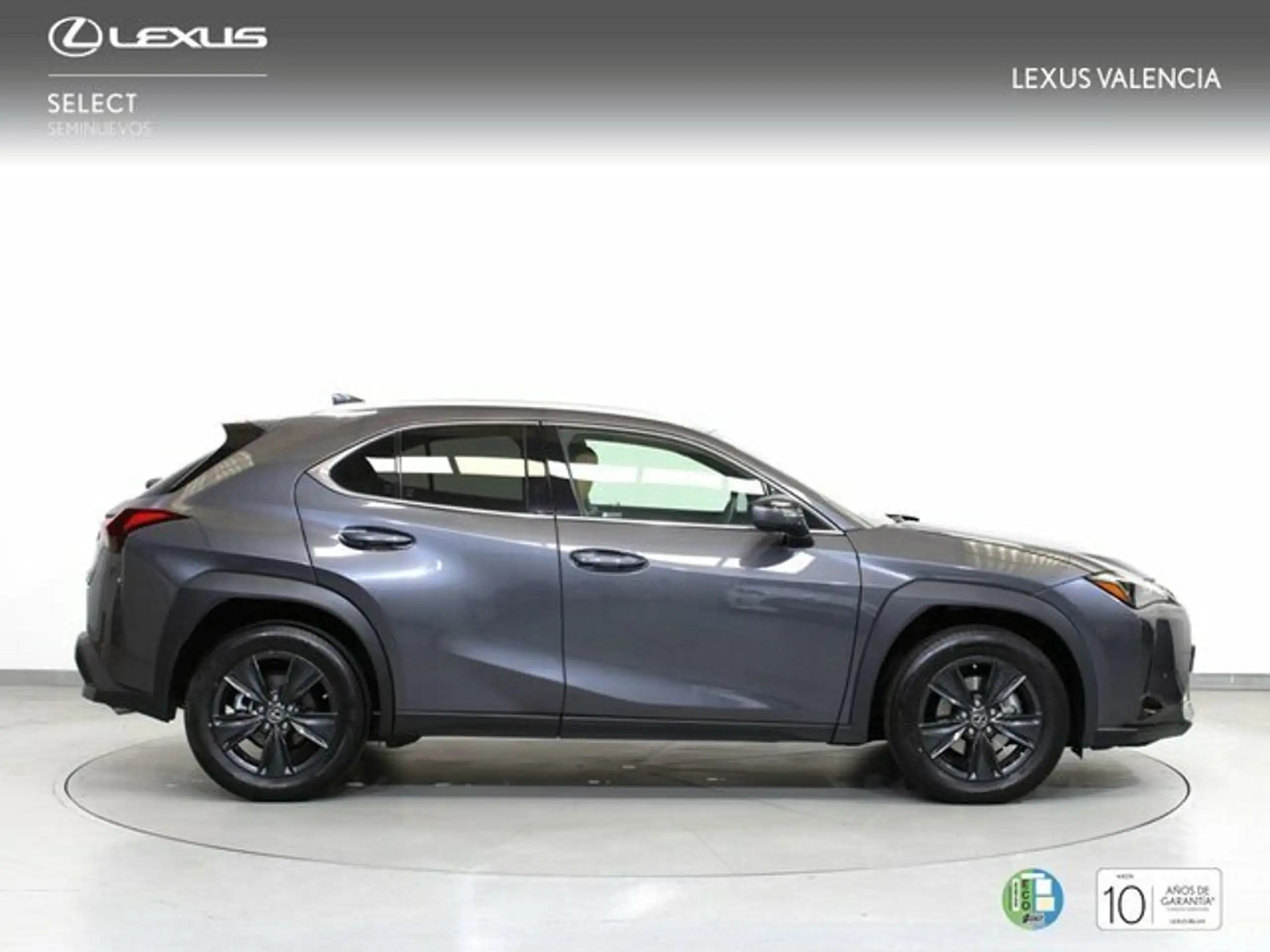 Lexus - UX 200