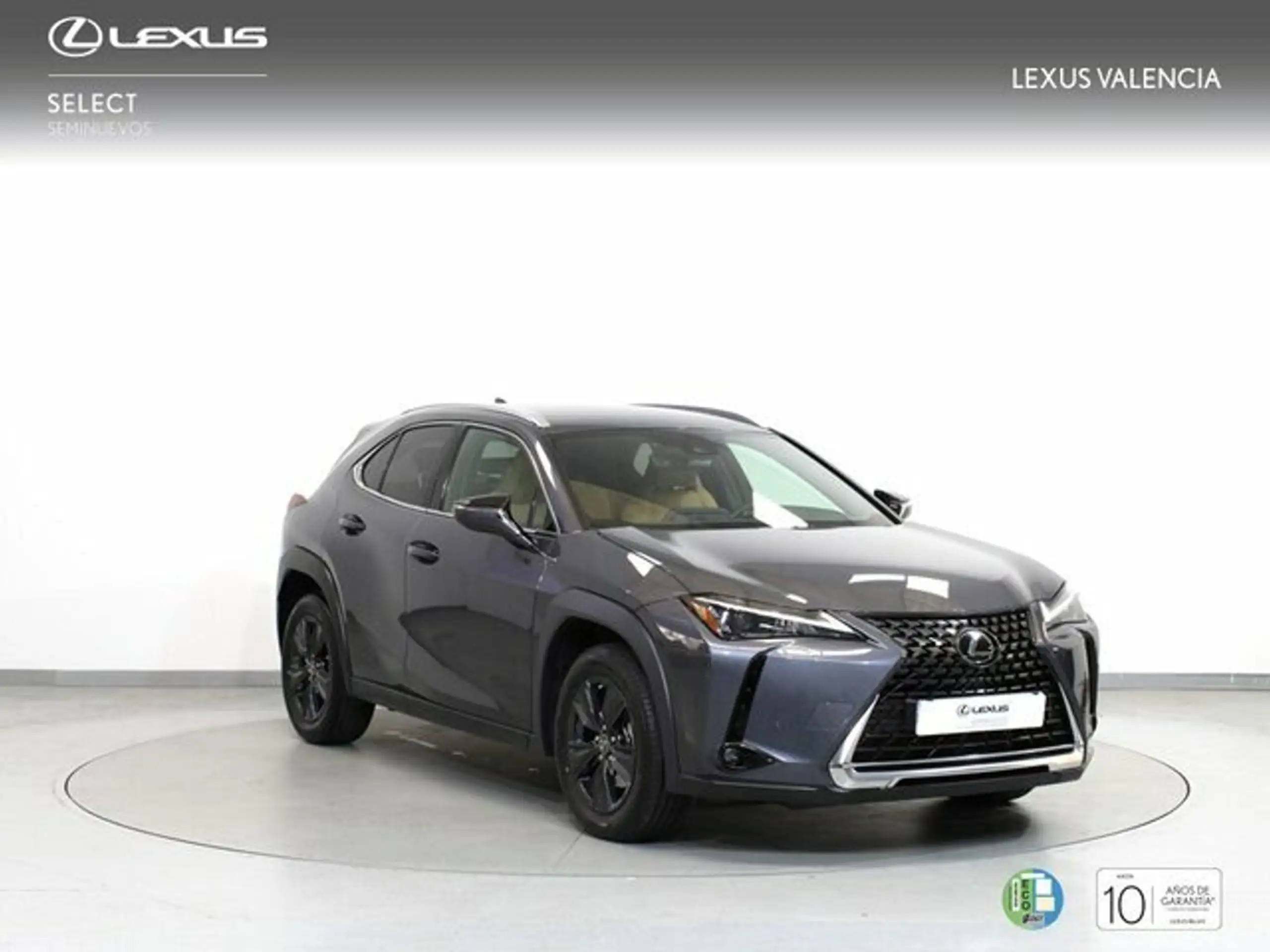 Lexus - UX 200