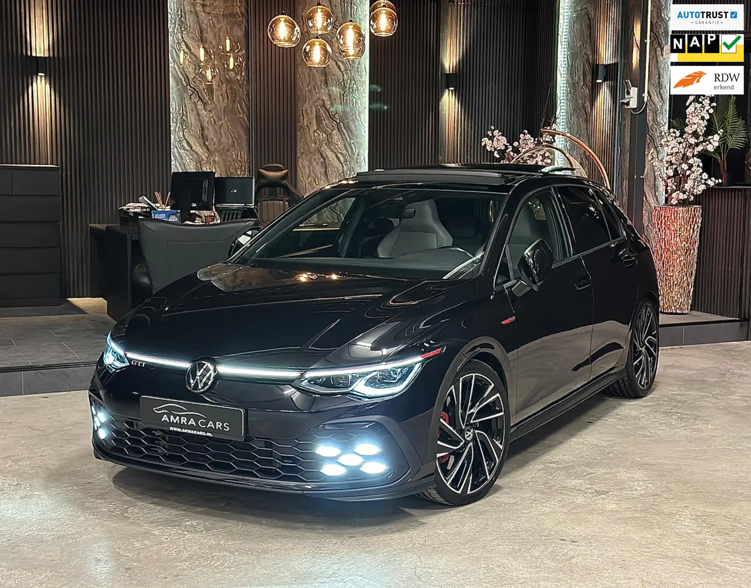 Volkswagen - Golf GTI