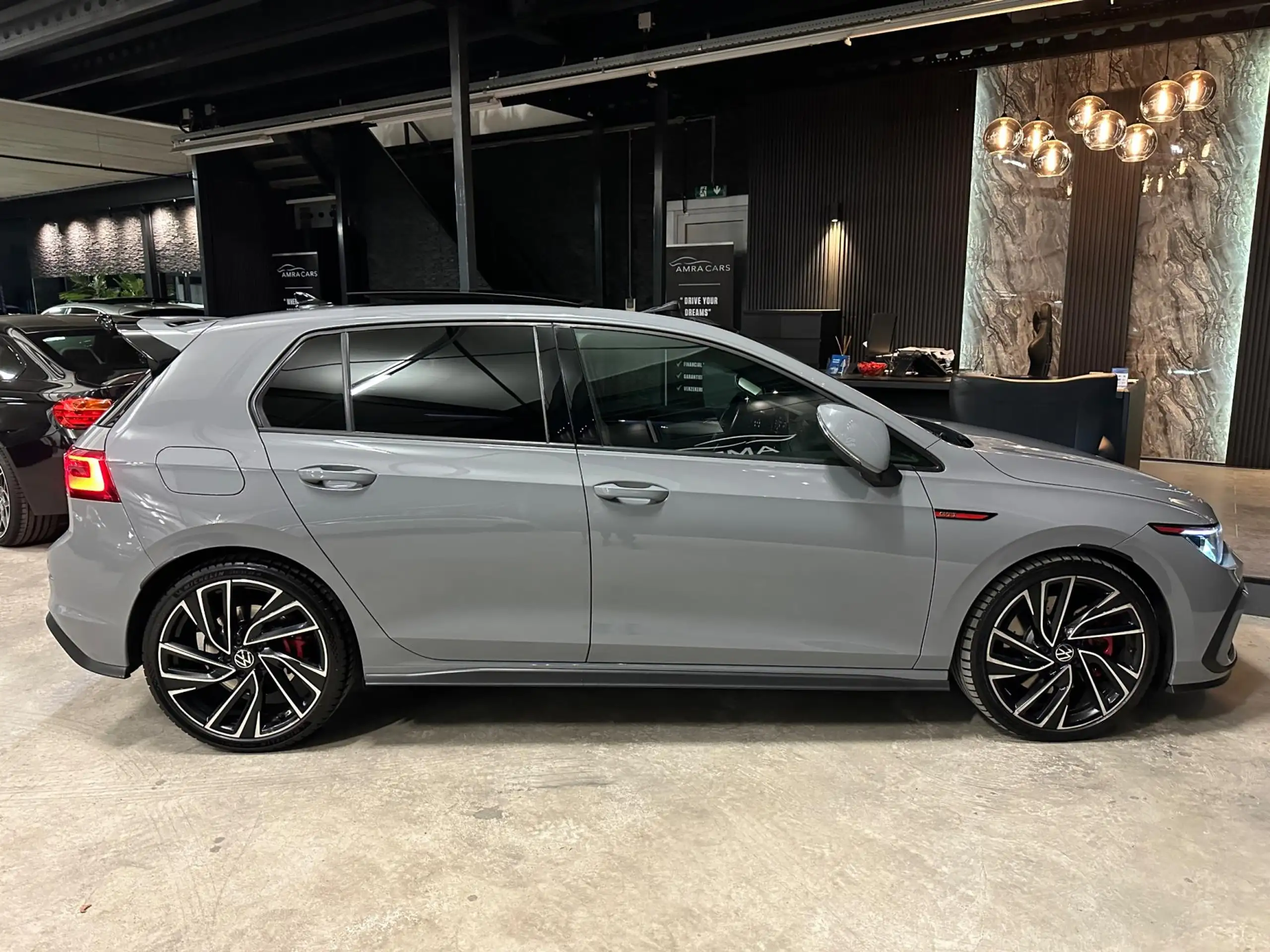 Volkswagen - Golf GTI