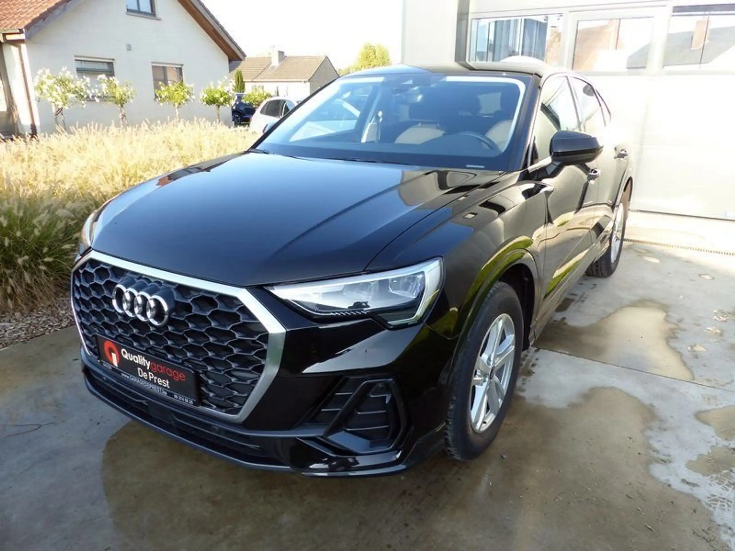 Audi - Q3