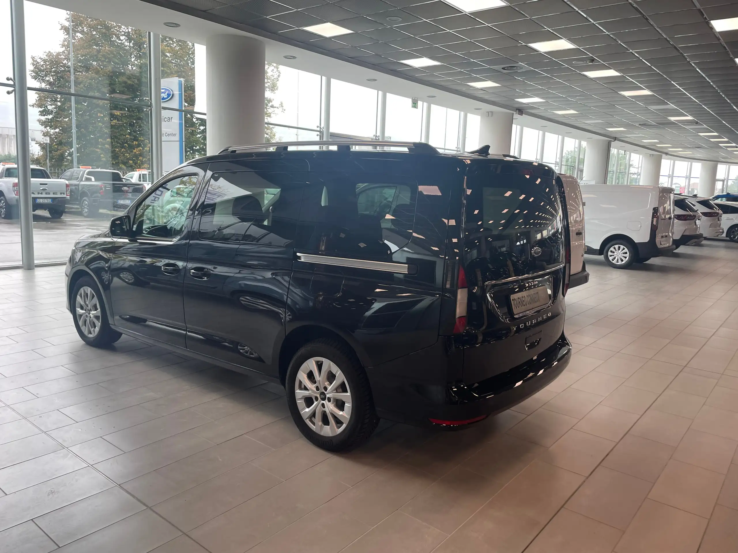 Ford - Grand Tourneo