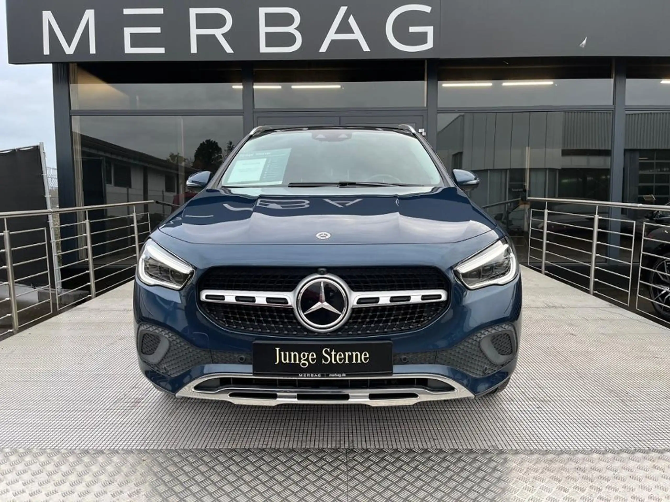 Mercedes-Benz - GLA 250