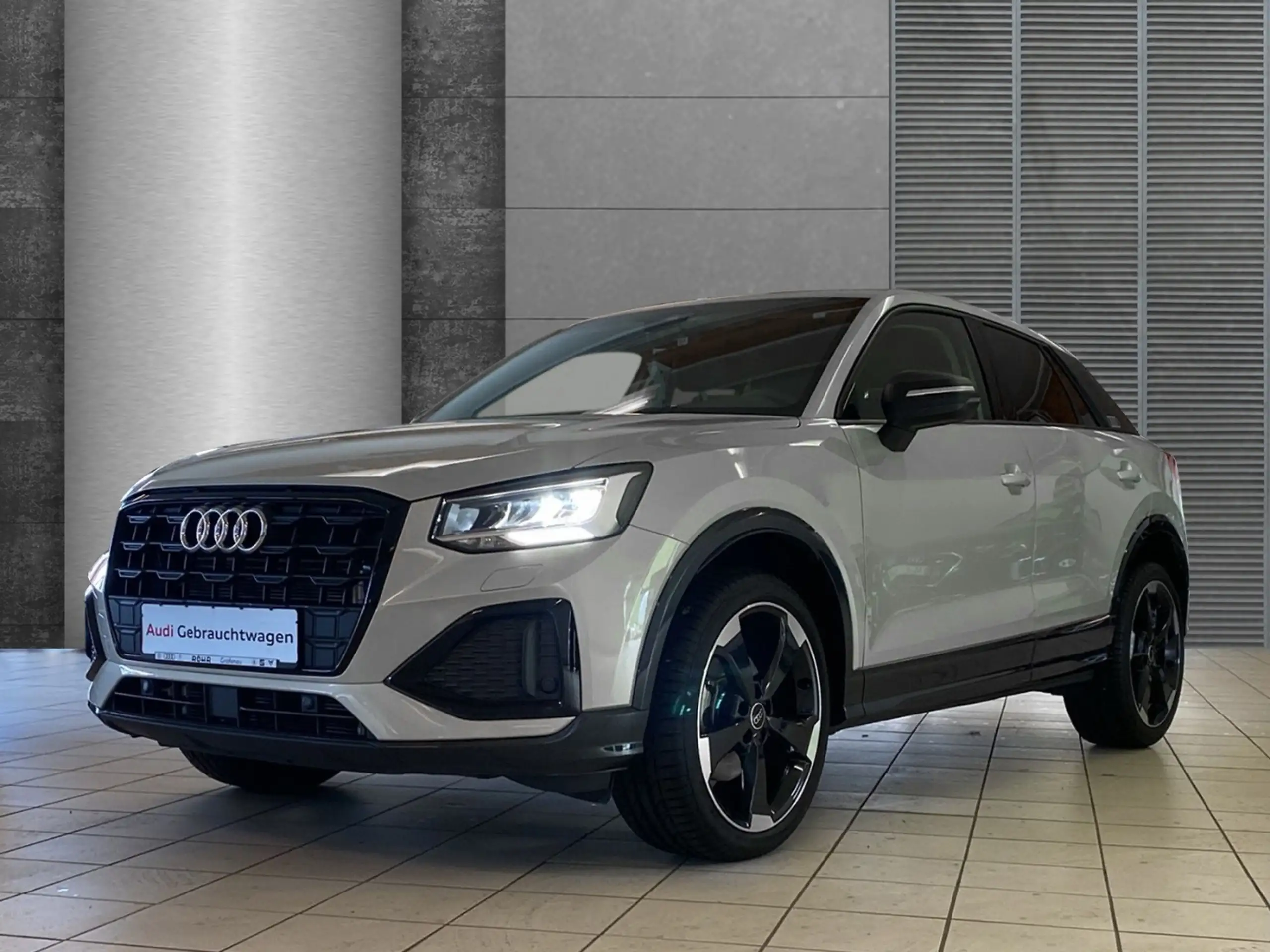 Audi - Q2