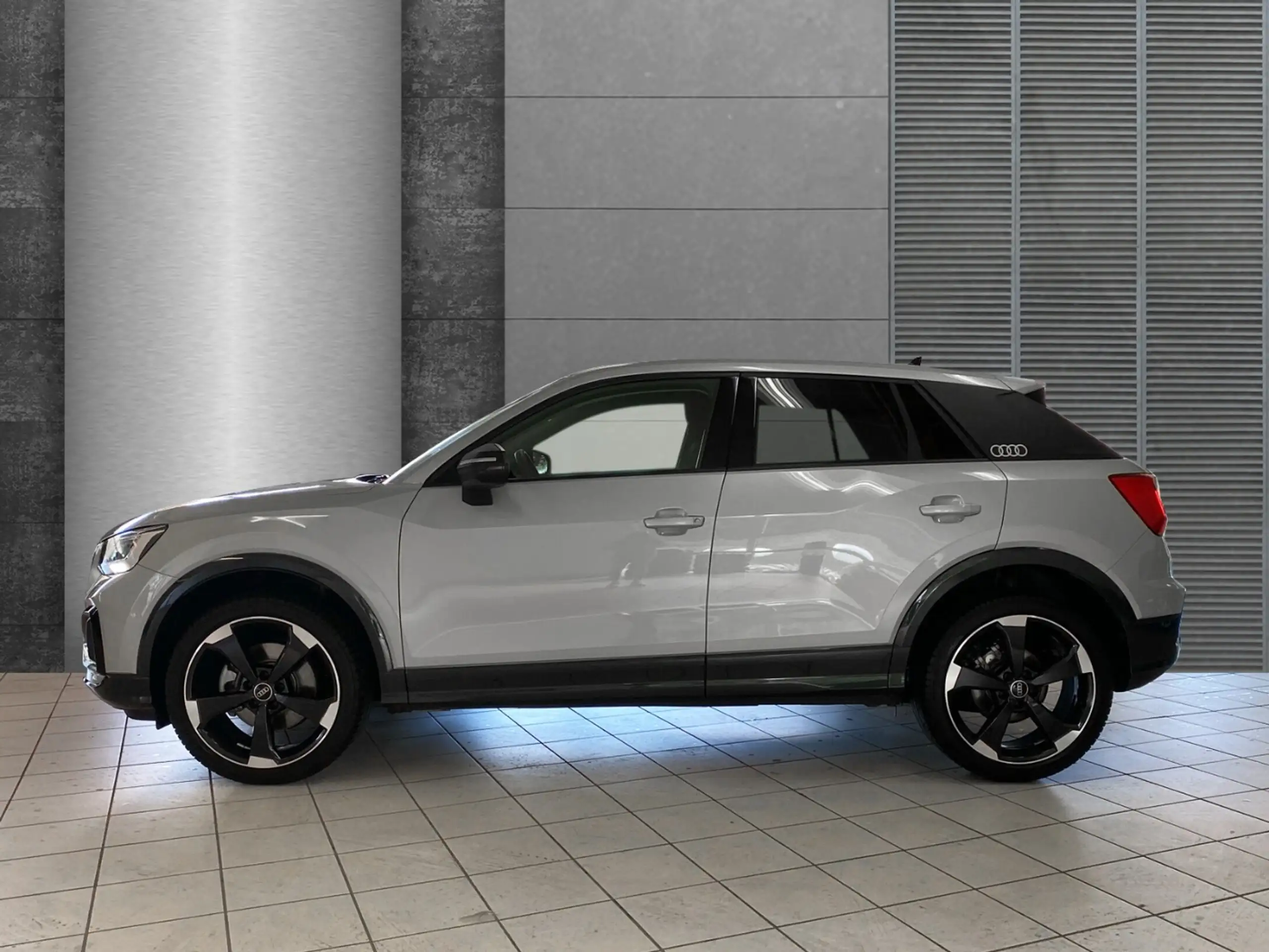 Audi - Q2