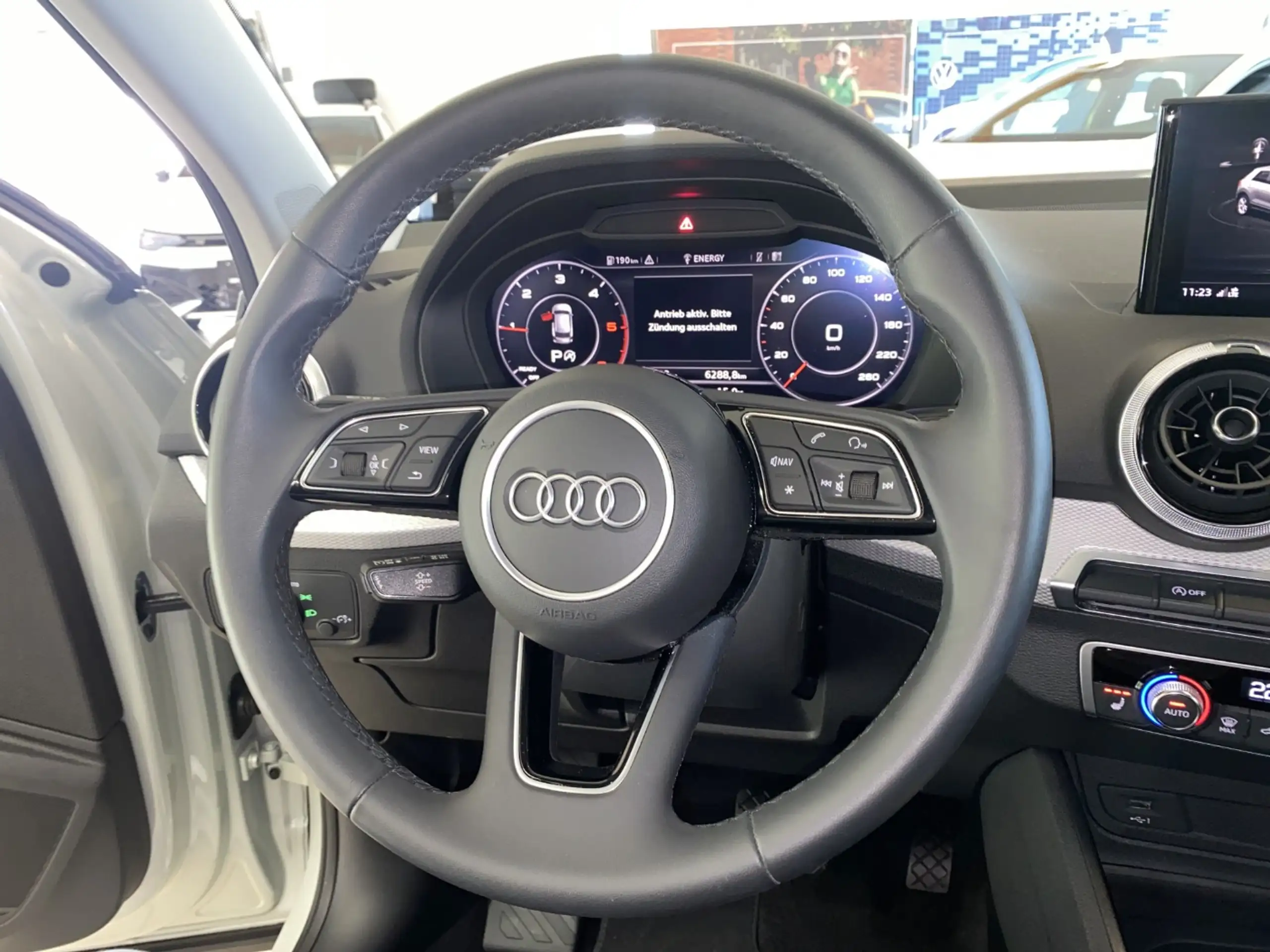 Audi - Q2