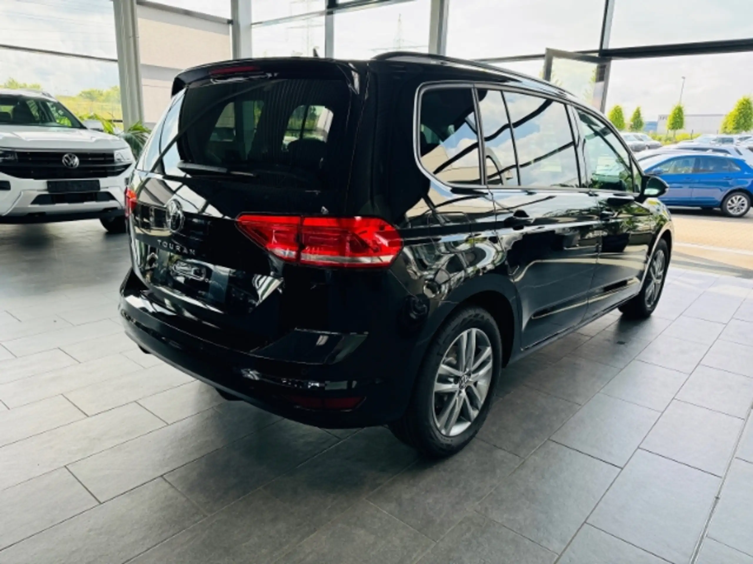 Volkswagen - Touran