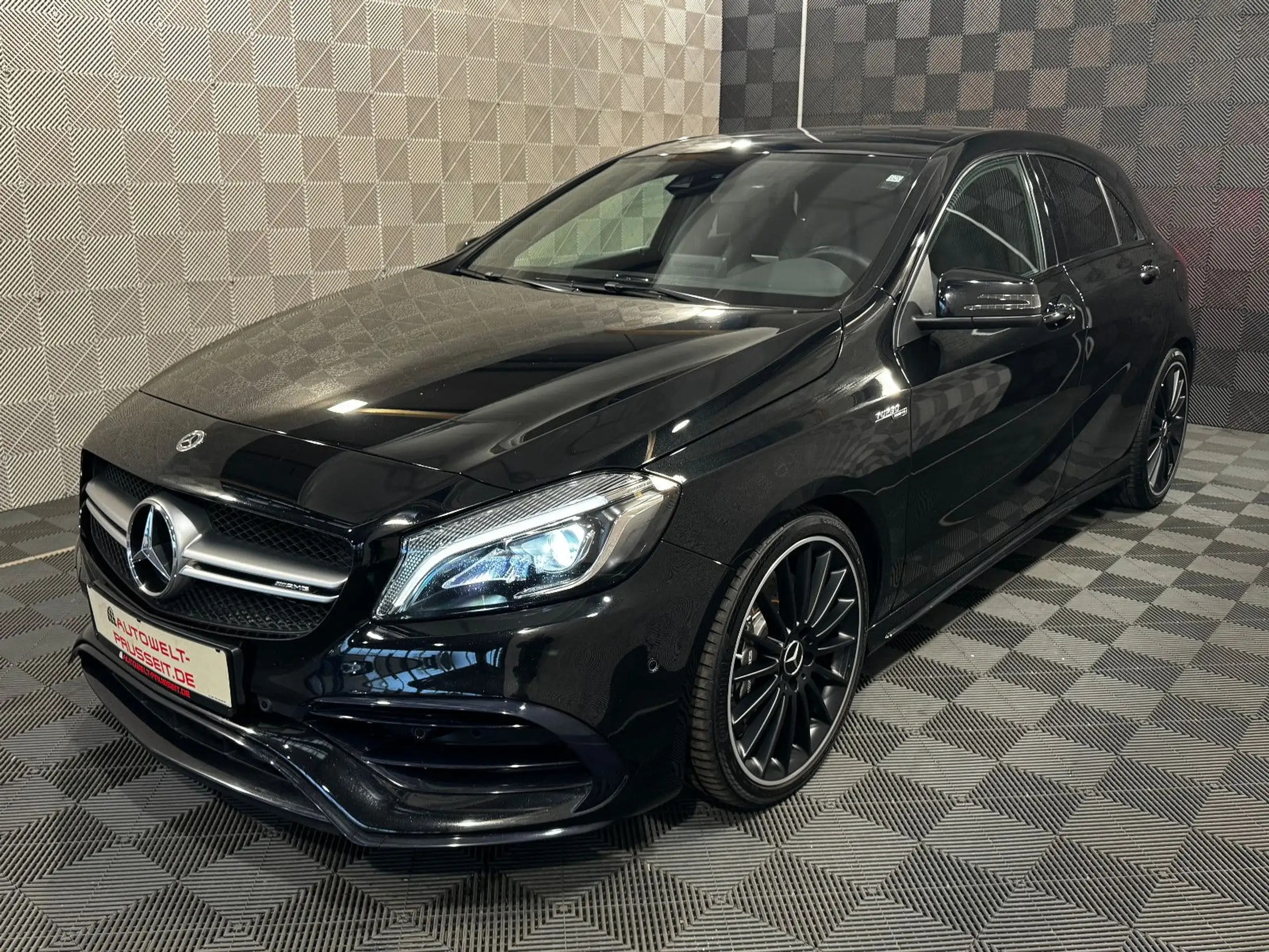 Mercedes-Benz - A 45 AMG