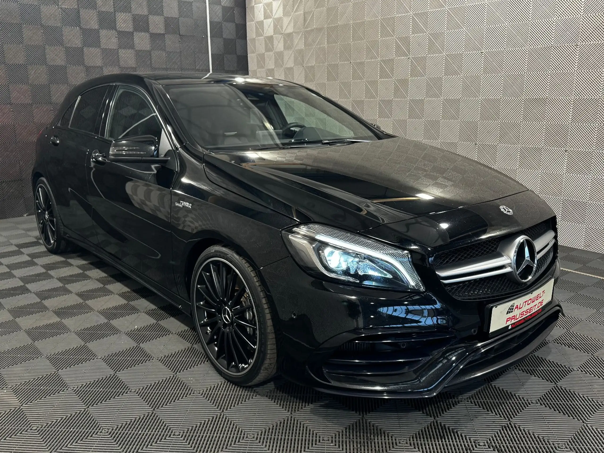 Mercedes-Benz - A 45 AMG