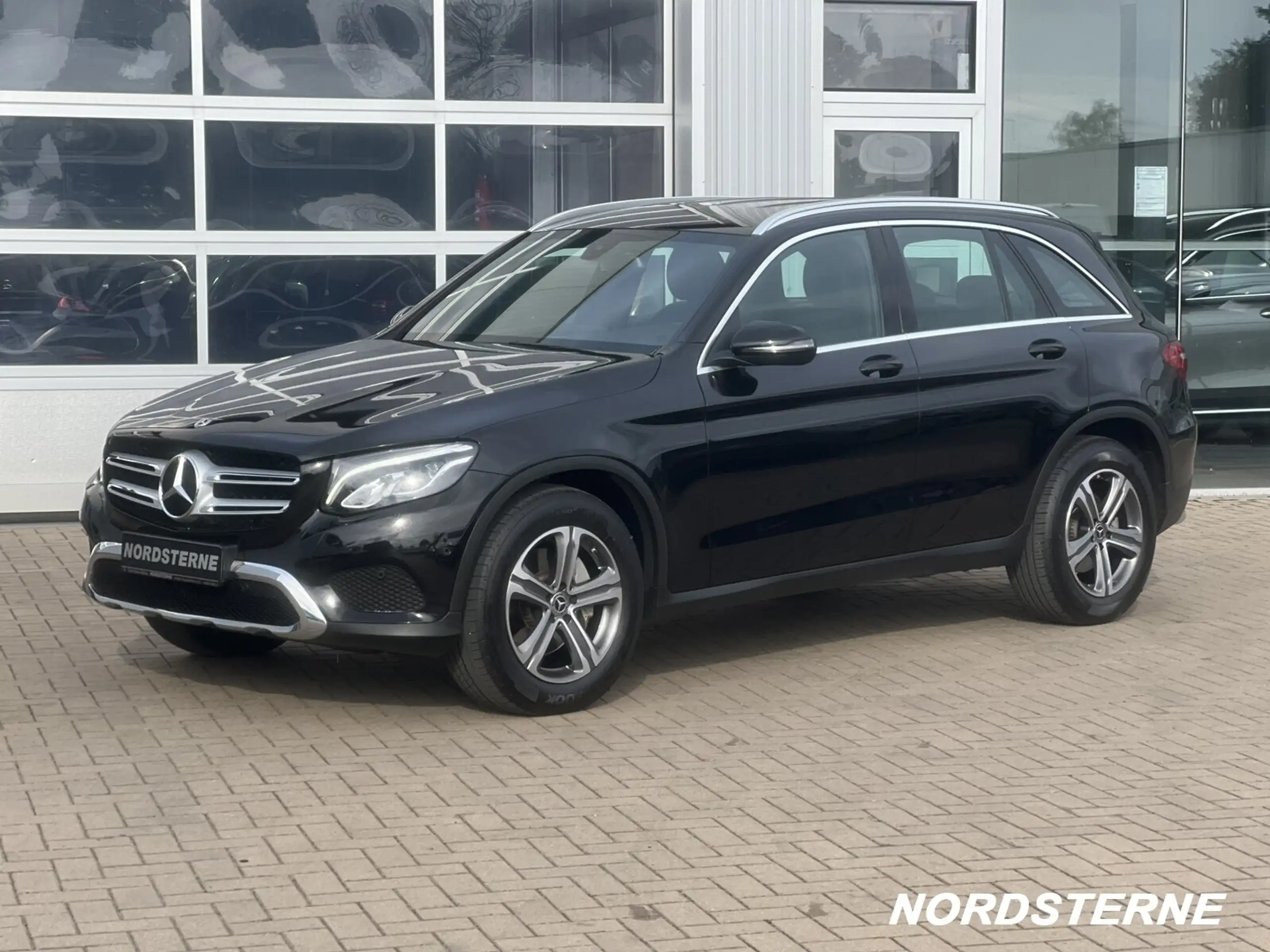 Mercedes-Benz - GLC 220