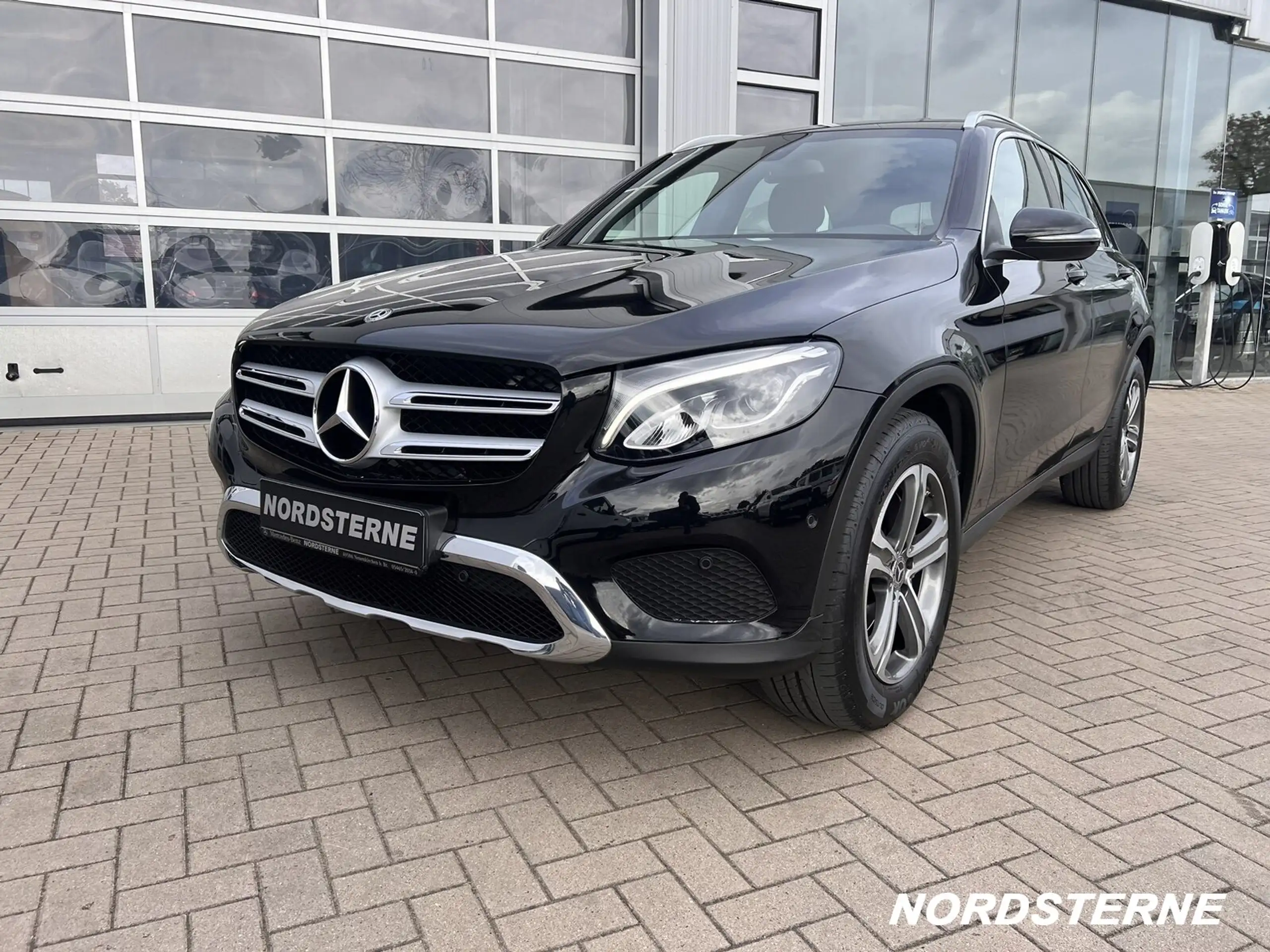 Mercedes-Benz - GLC 220