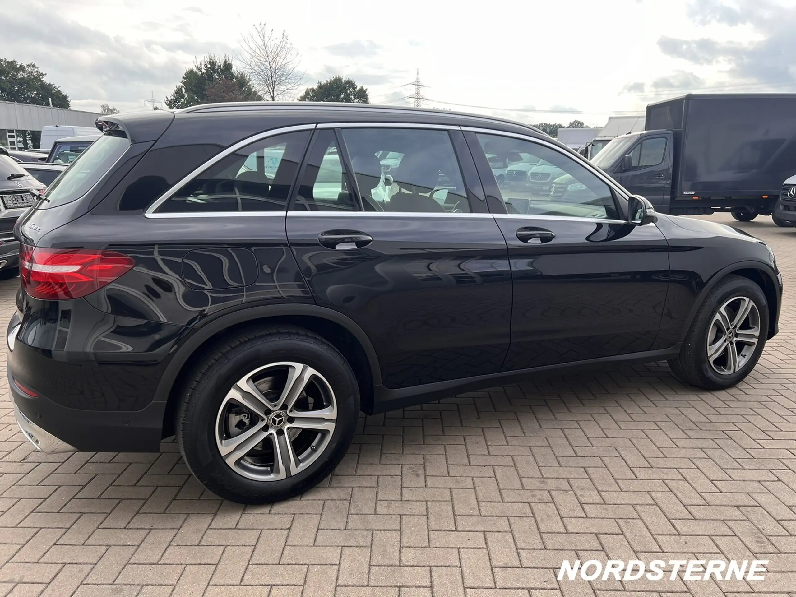 Mercedes-Benz - GLC 220