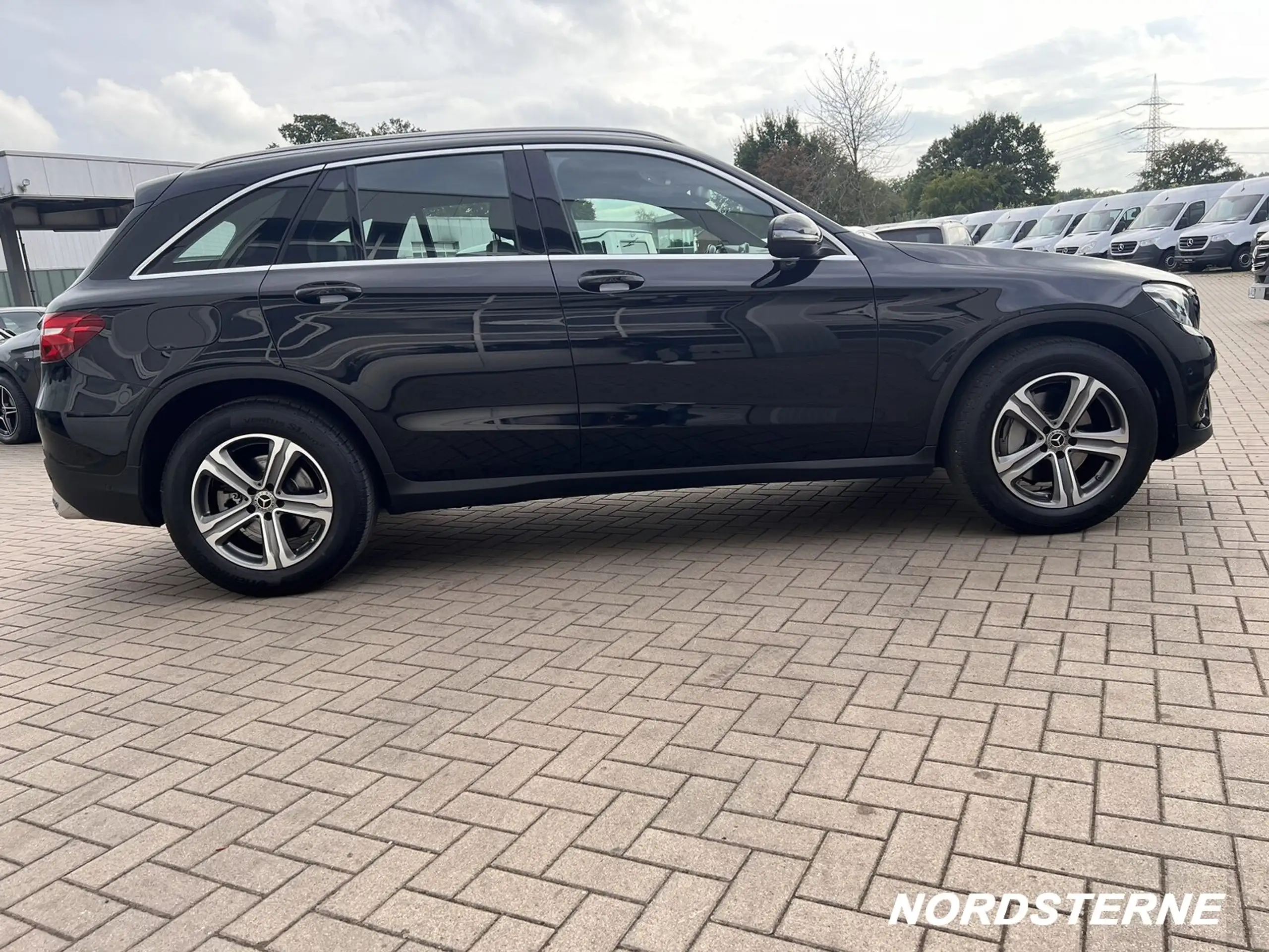 Mercedes-Benz - GLC 220