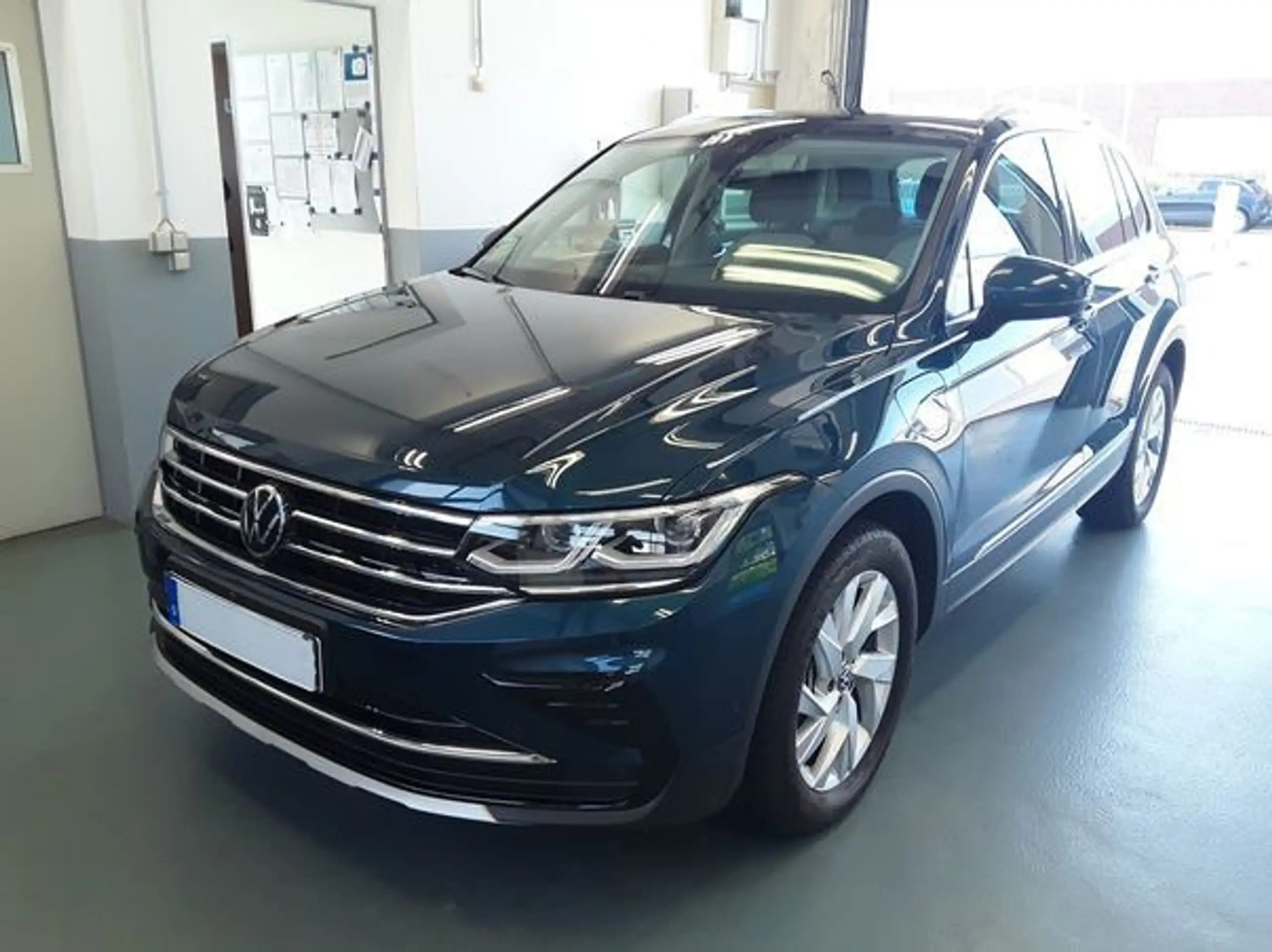 Volkswagen - Tiguan