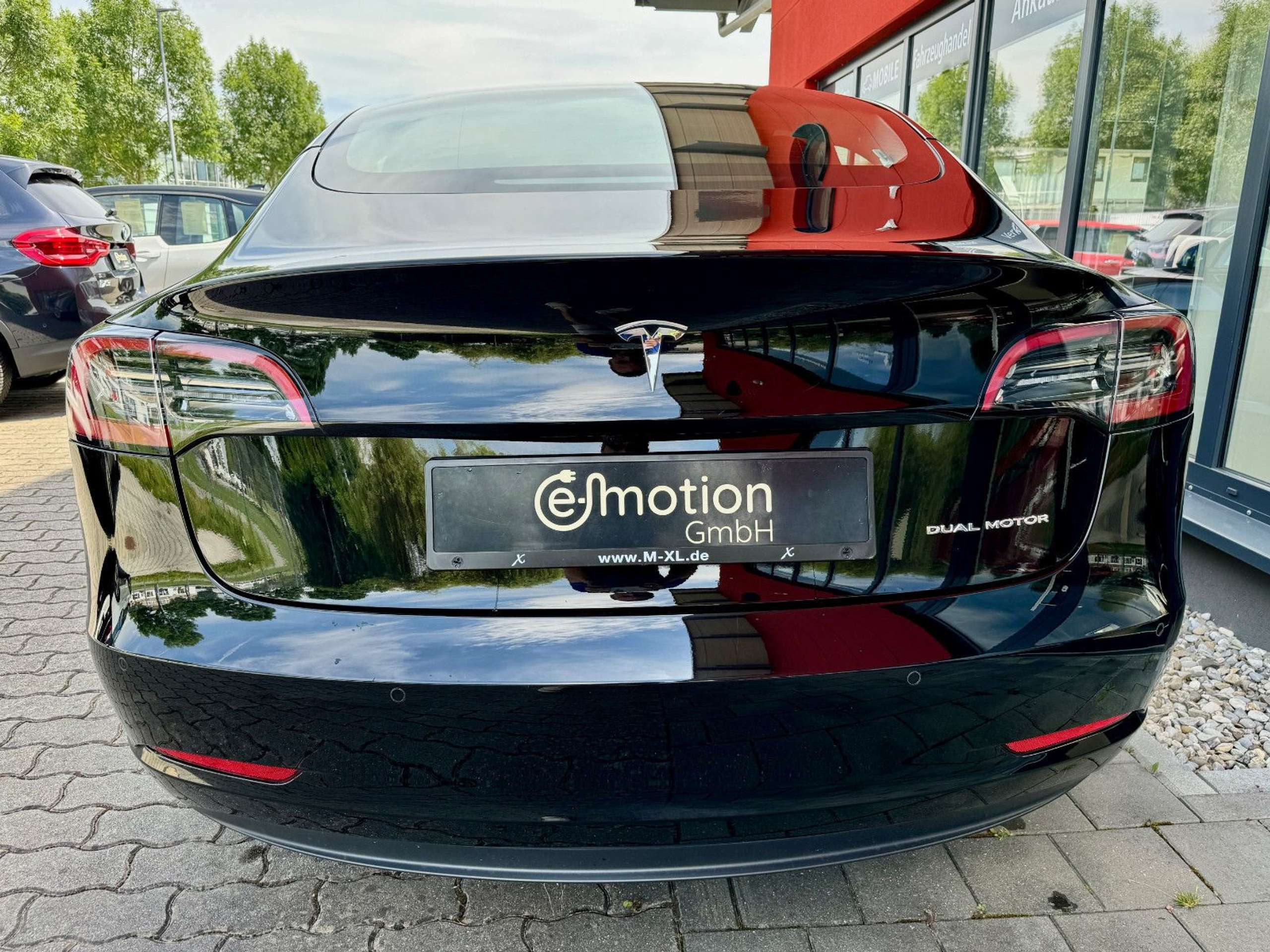 Tesla - Model 3