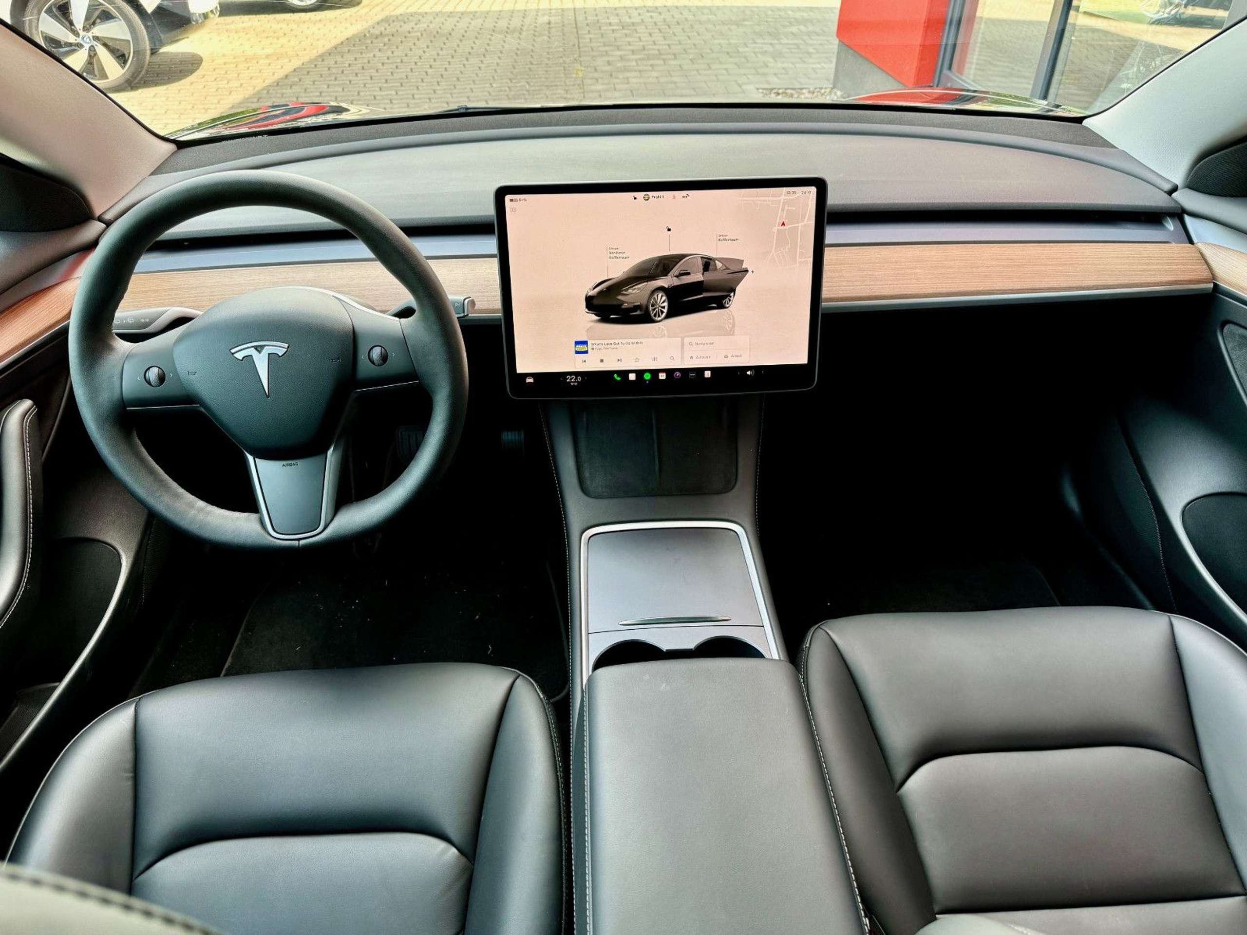 Tesla - Model 3