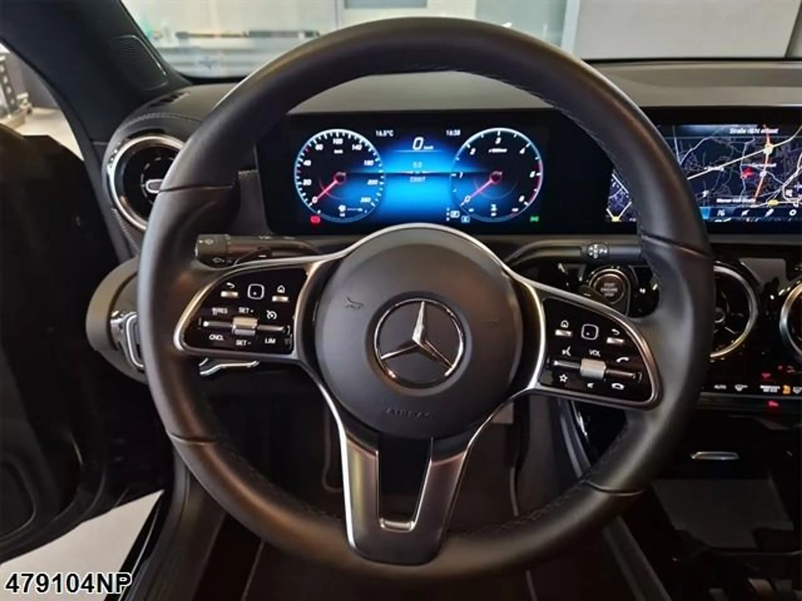 Mercedes-Benz - CLA 220