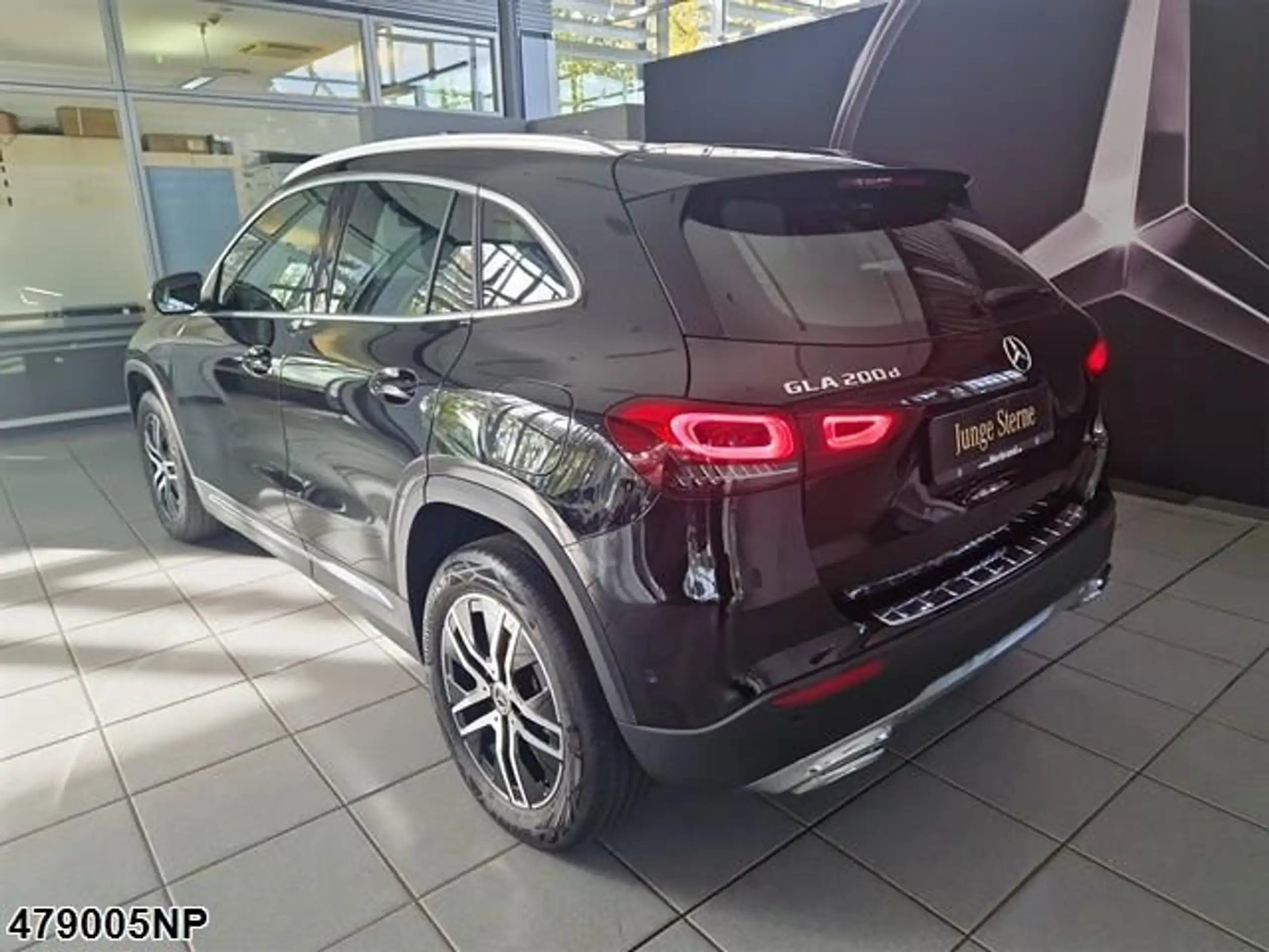 Mercedes-Benz - GLA 200