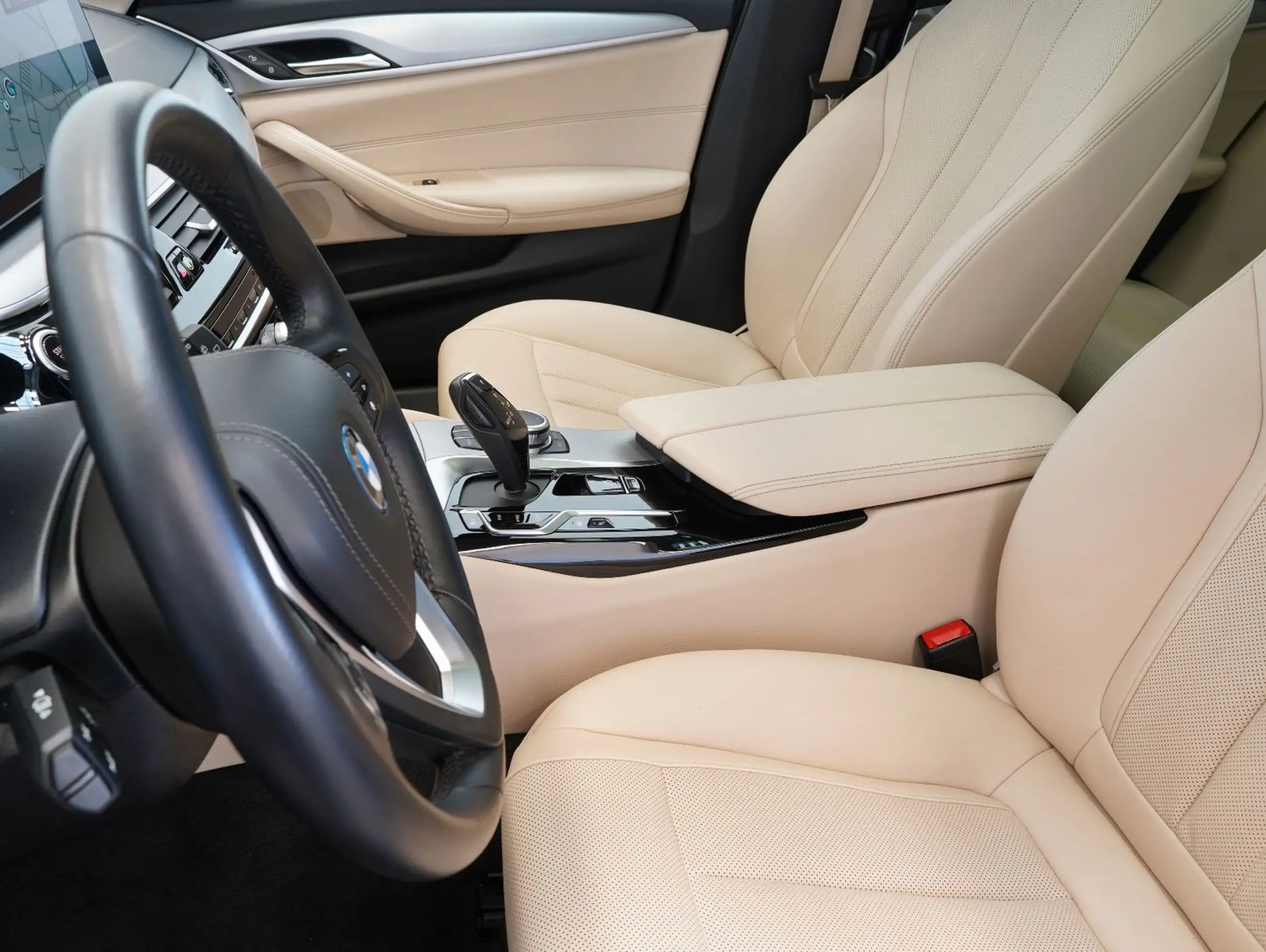 BMW - 530