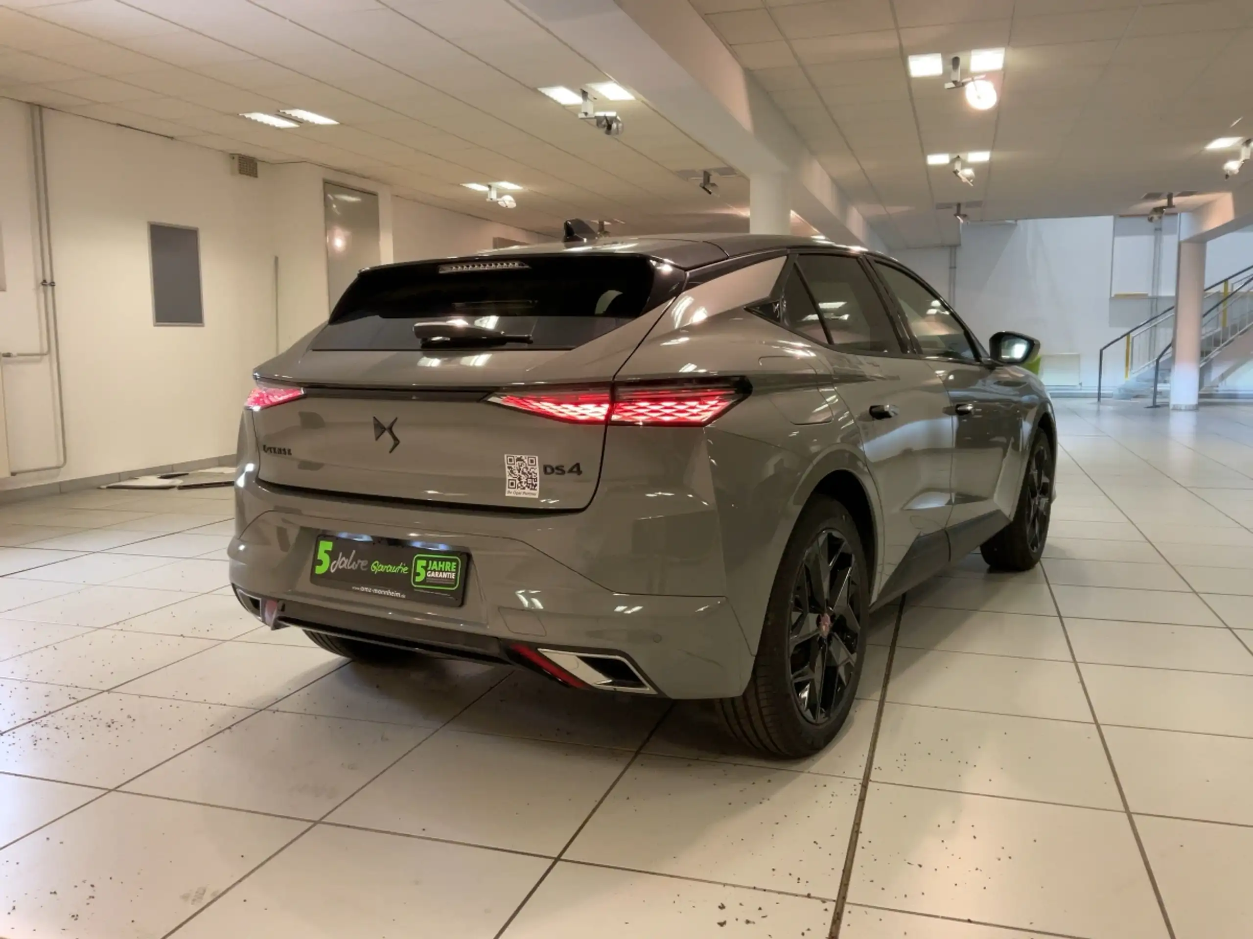 DS Automobiles - DS 4