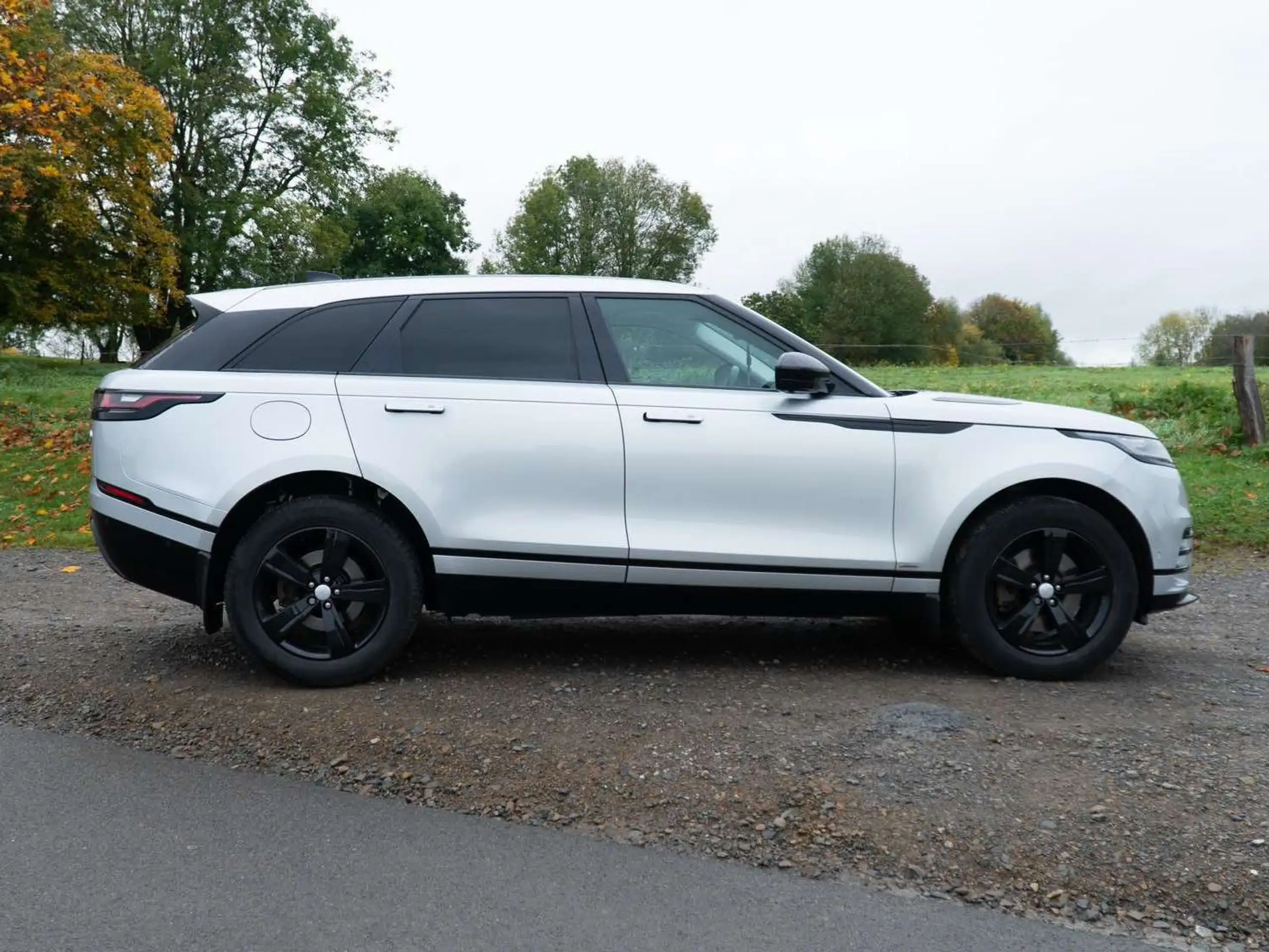 Land Rover - Range Rover Velar