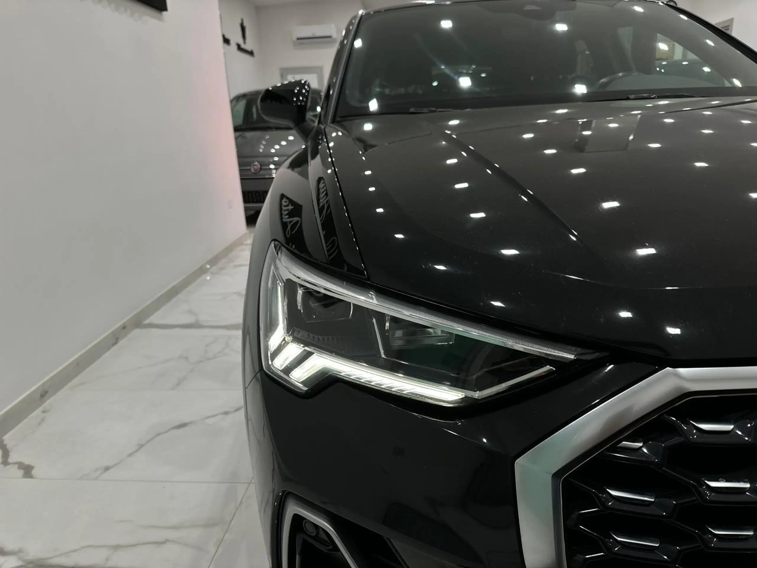 Audi - Q3