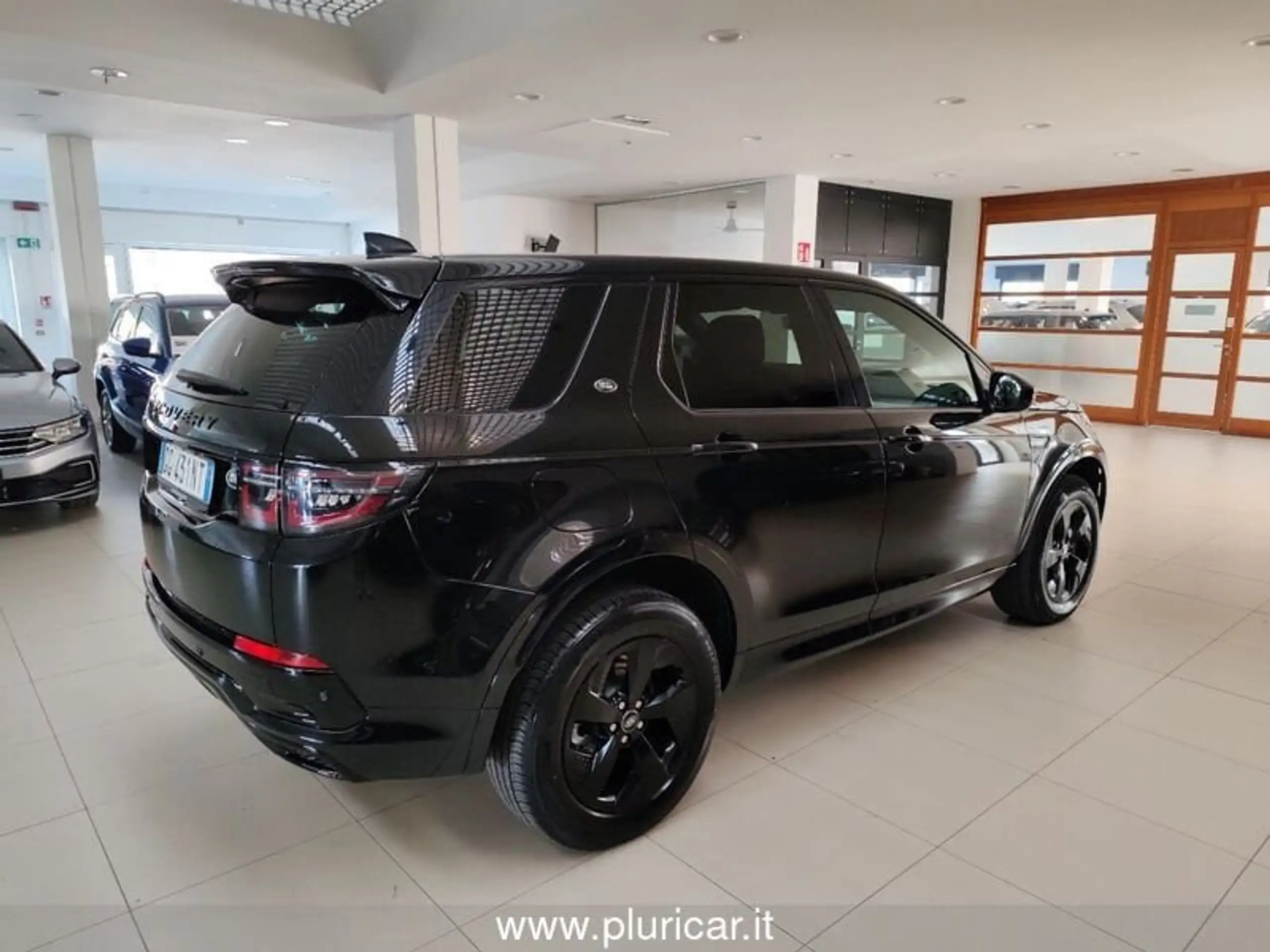 Land Rover - Discovery Sport