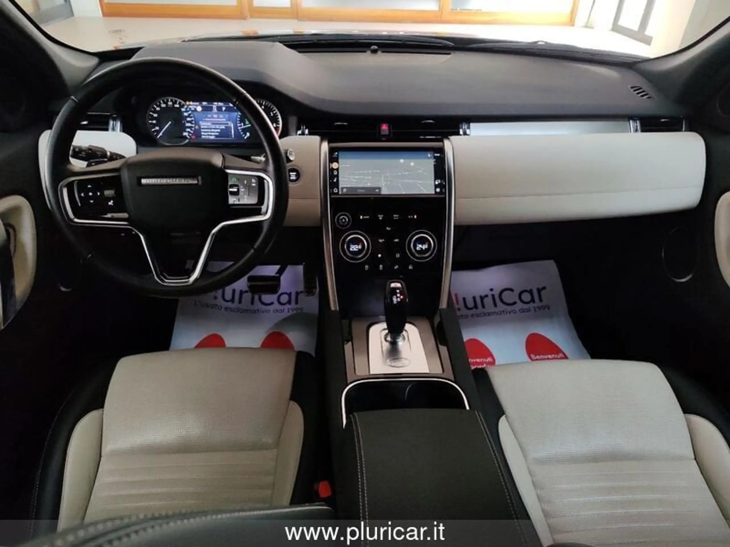 Land Rover - Discovery Sport