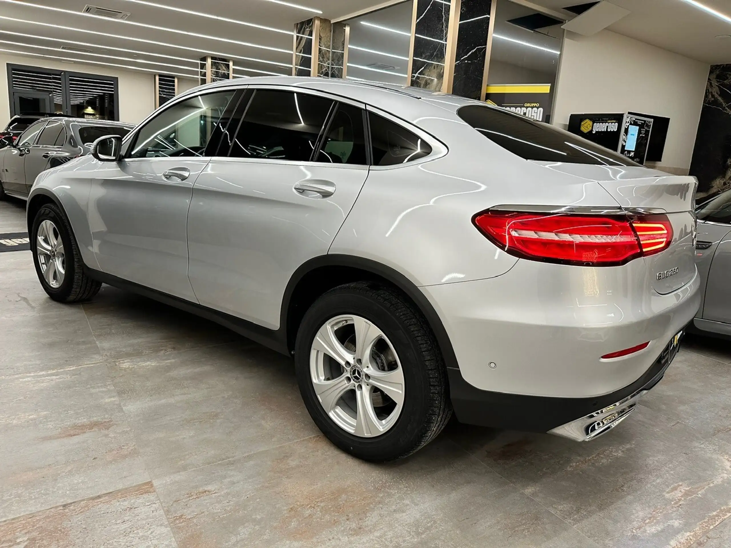 Mercedes-Benz - GLC 250