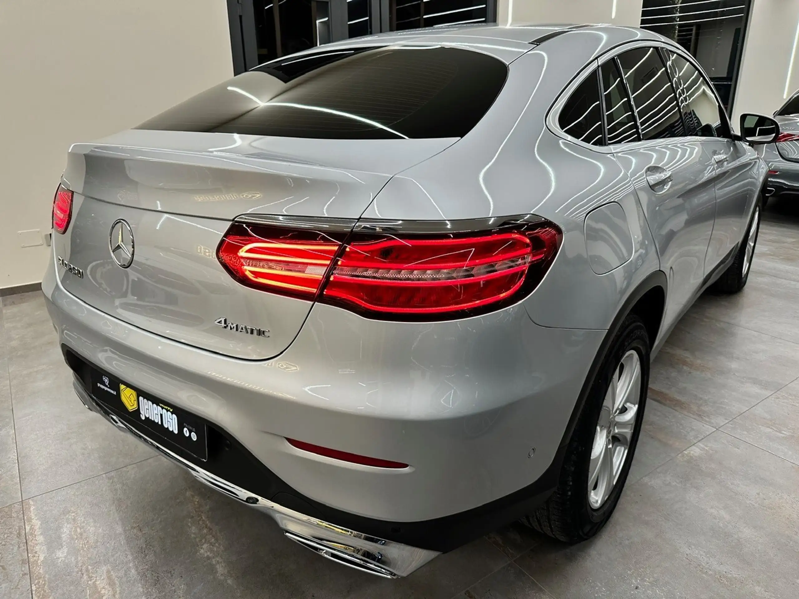 Mercedes-Benz - GLC 250