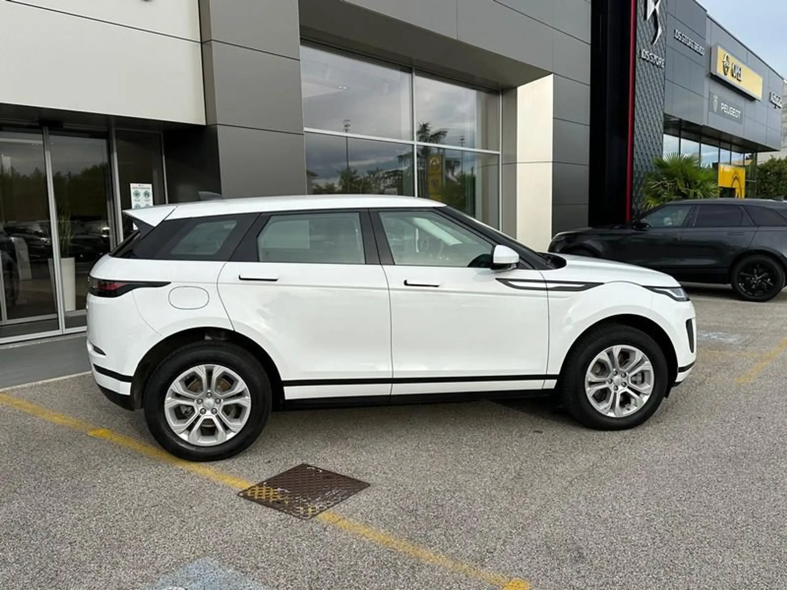 Land Rover - Range Rover Evoque