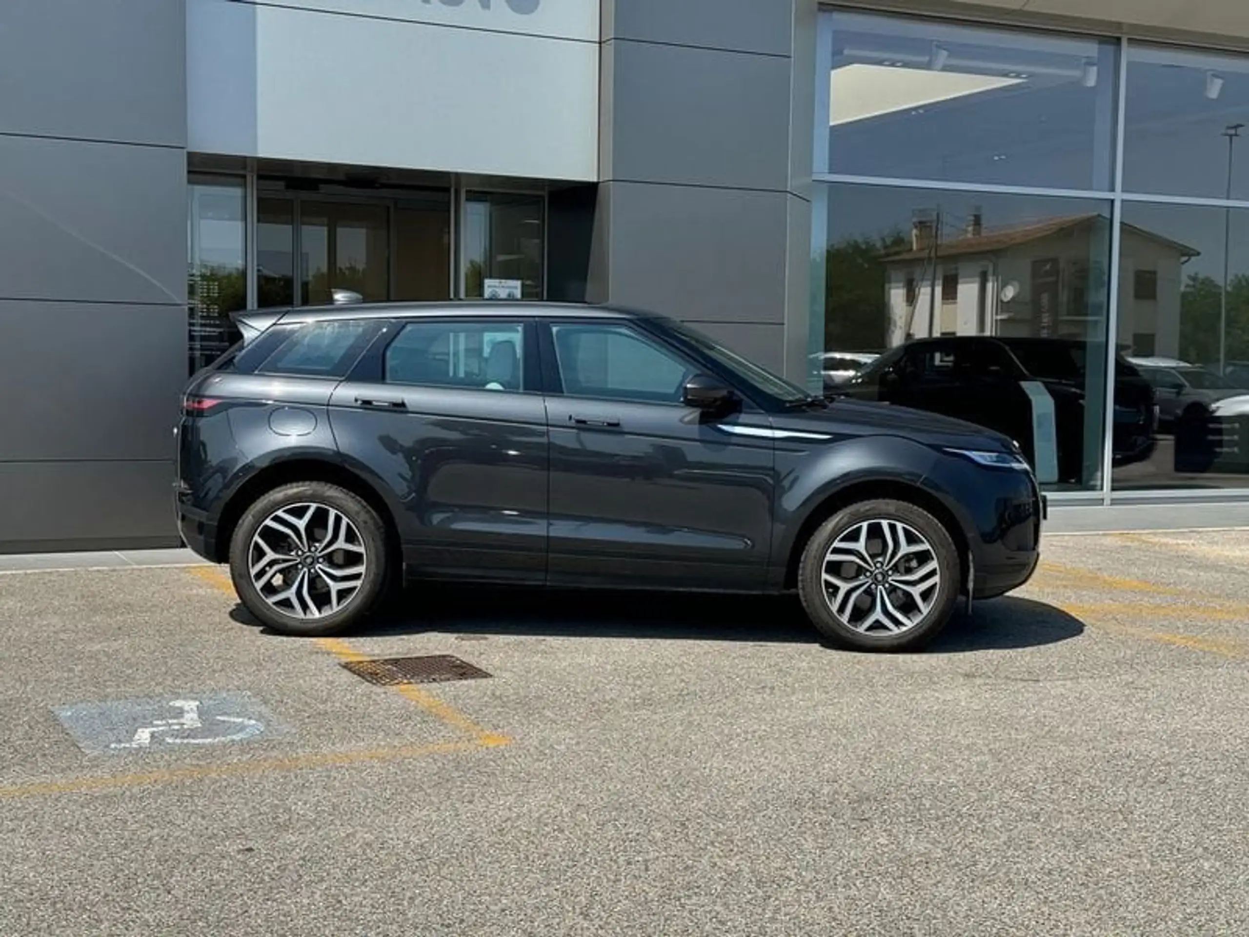 Land Rover - Range Rover Evoque