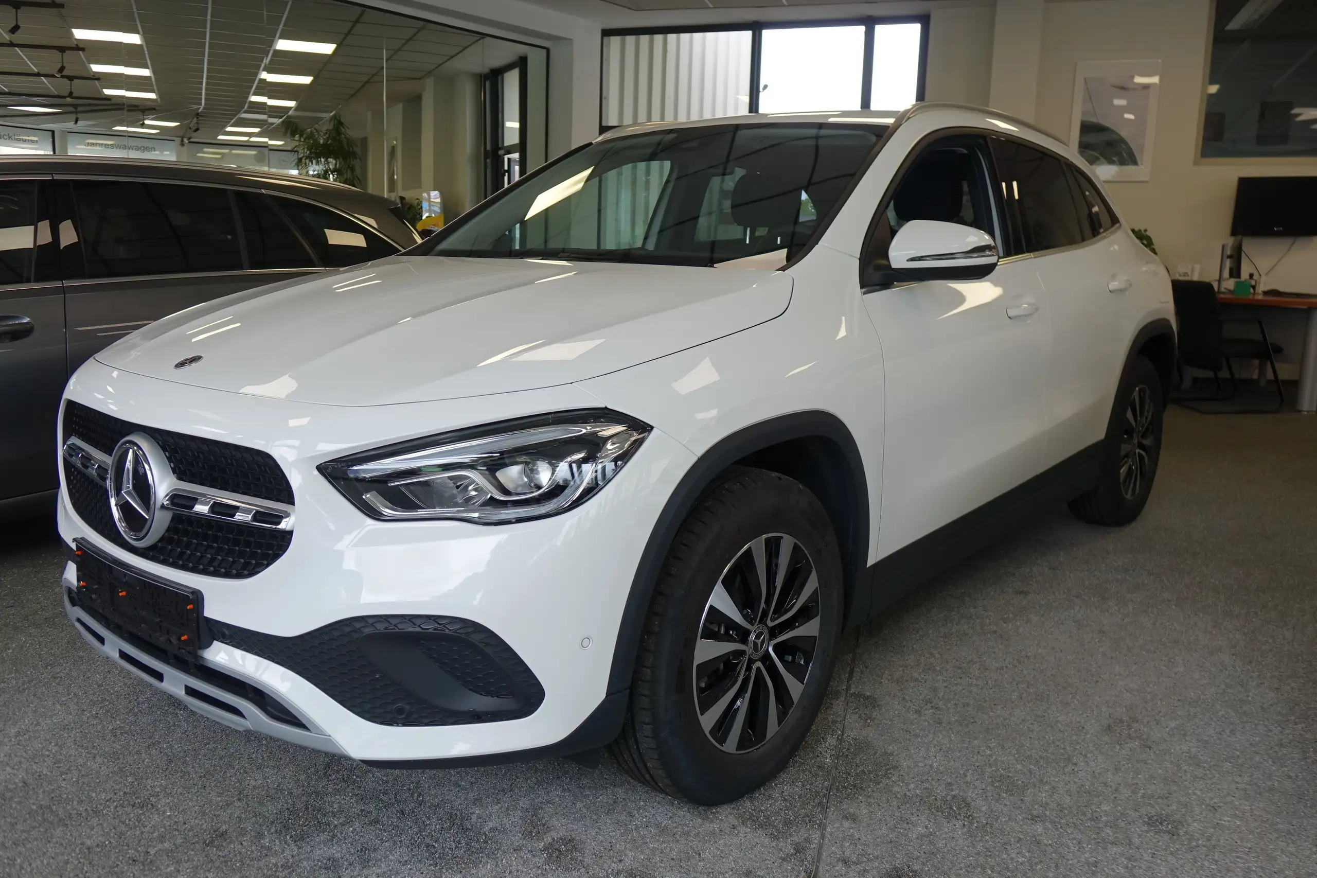 Mercedes-Benz - GLA 250