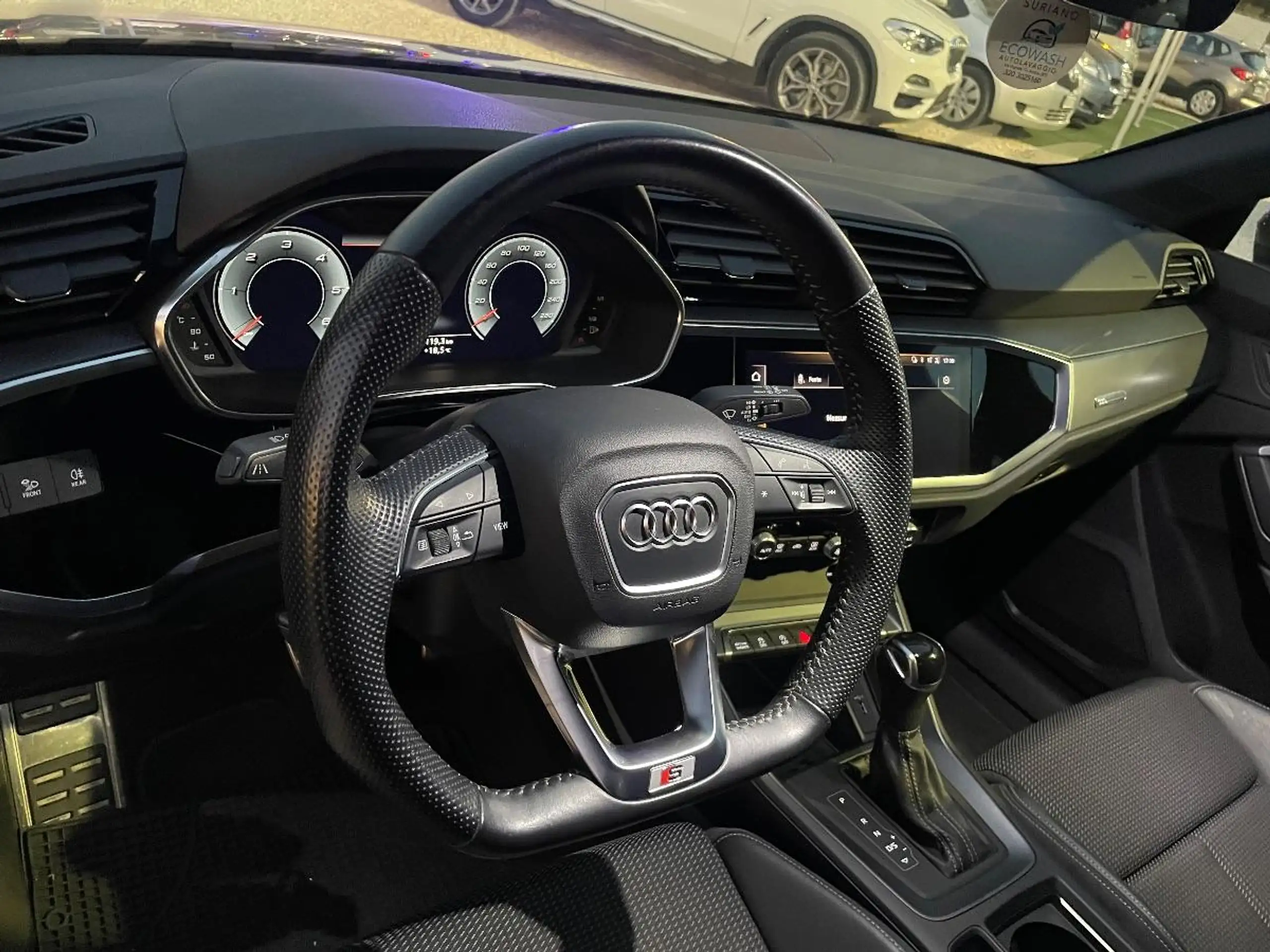 Audi - Q3