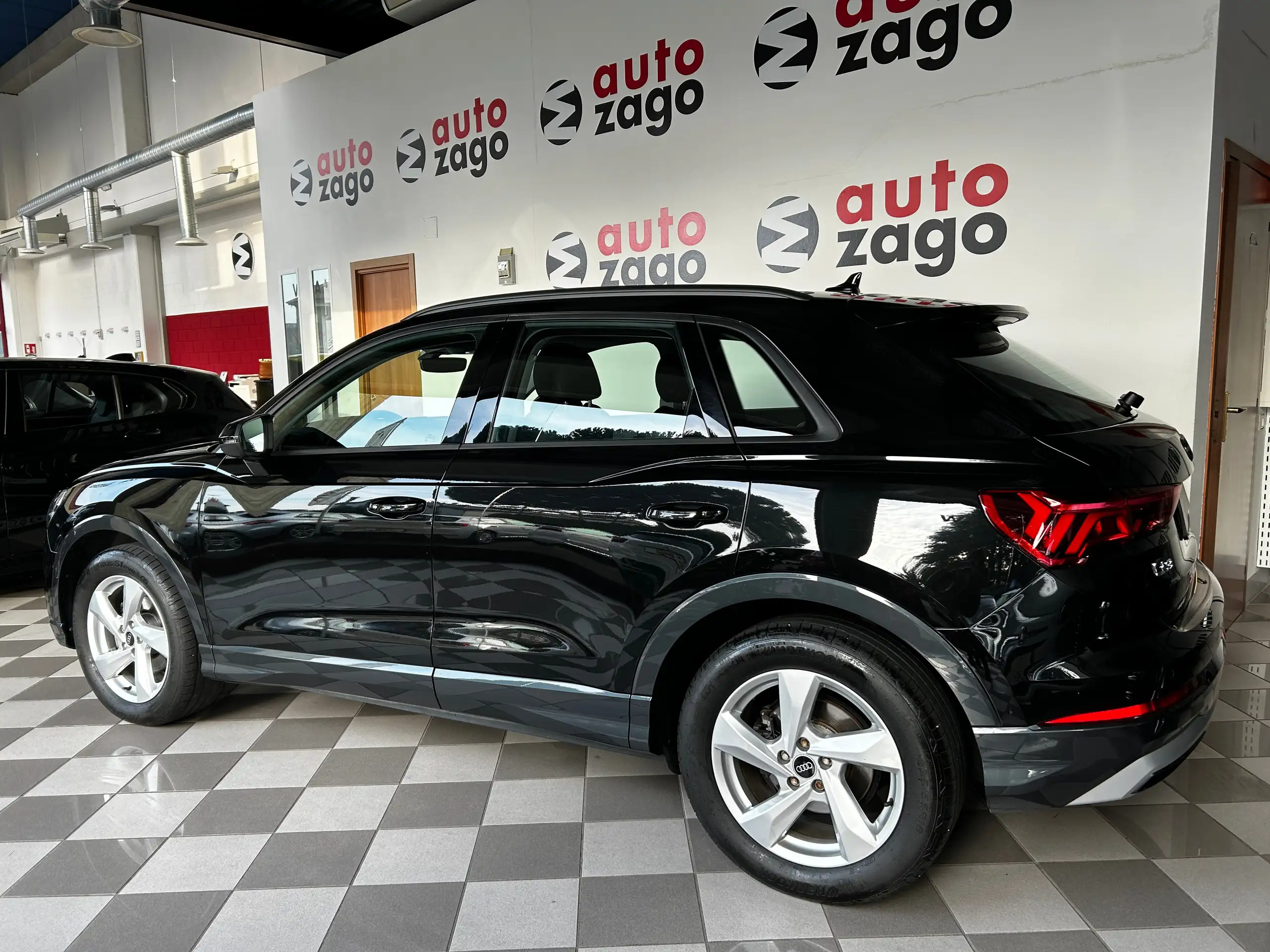 Audi - Q3