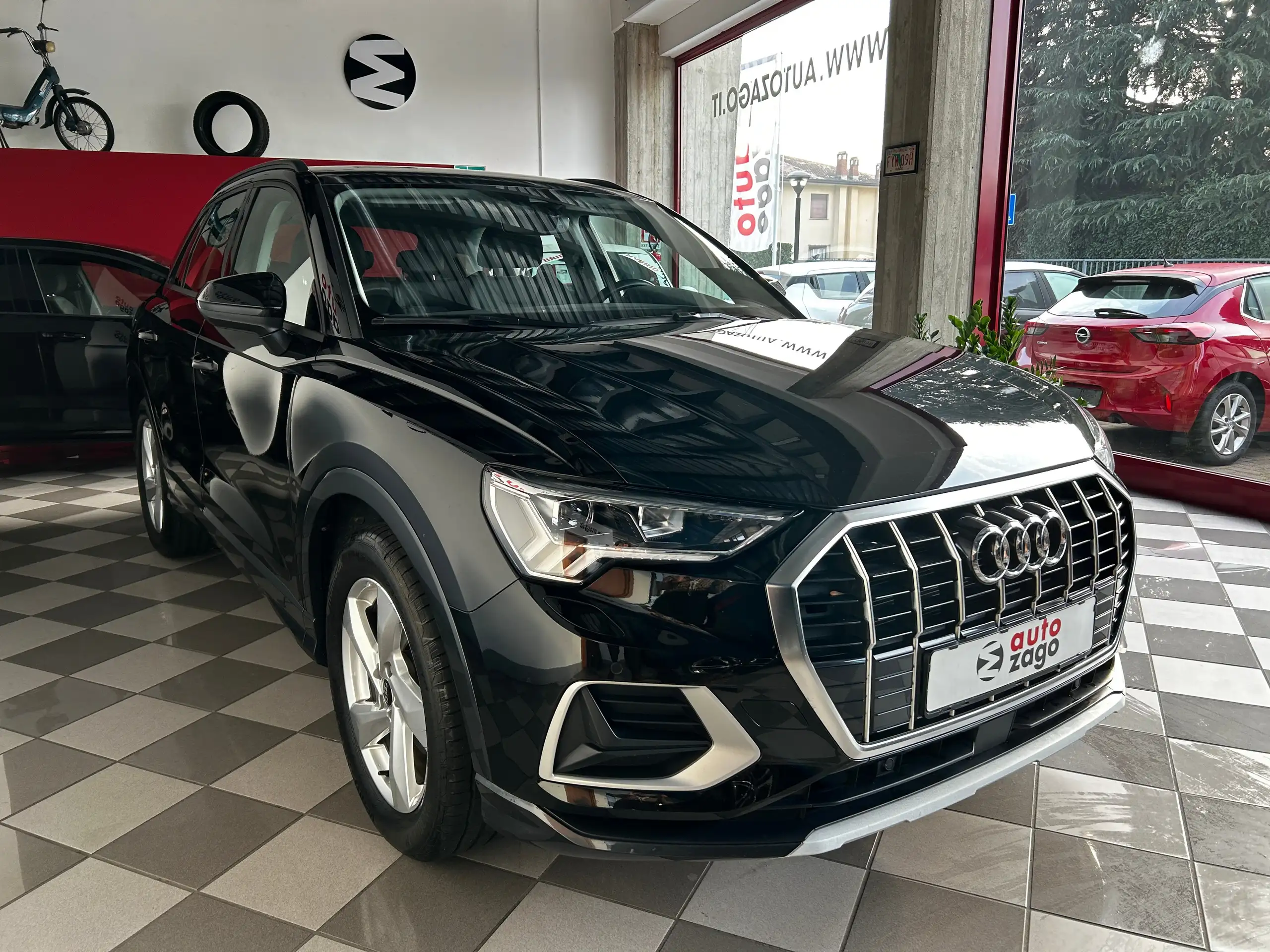 Audi - Q3