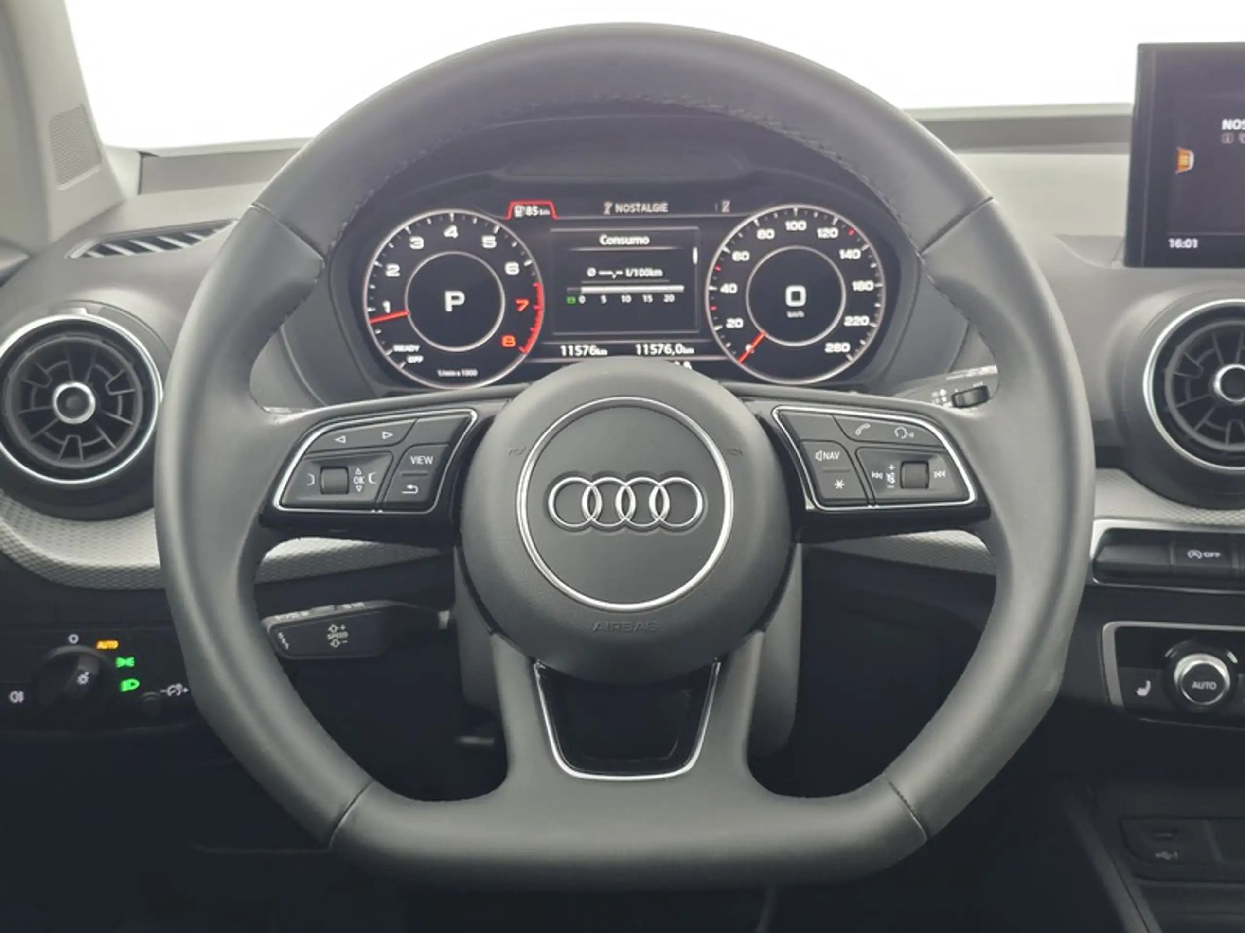 Audi - Q2