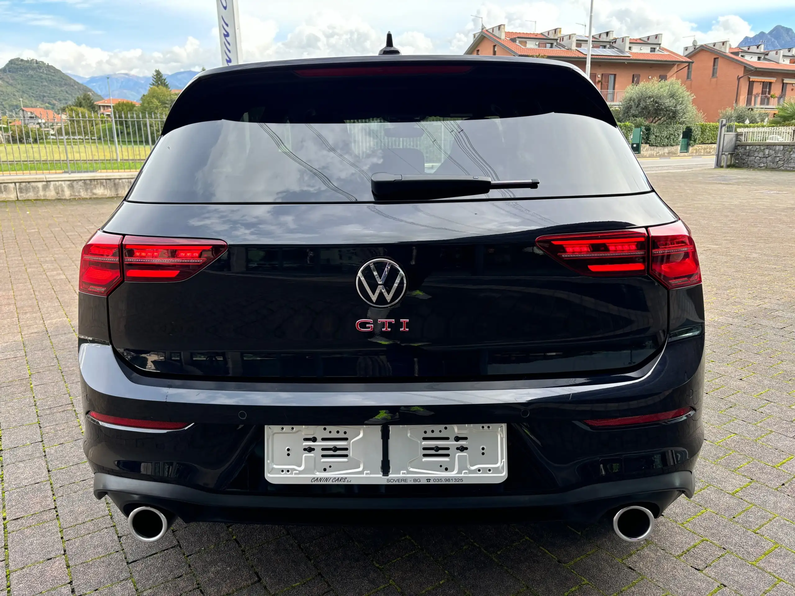 Volkswagen - Golf GTI