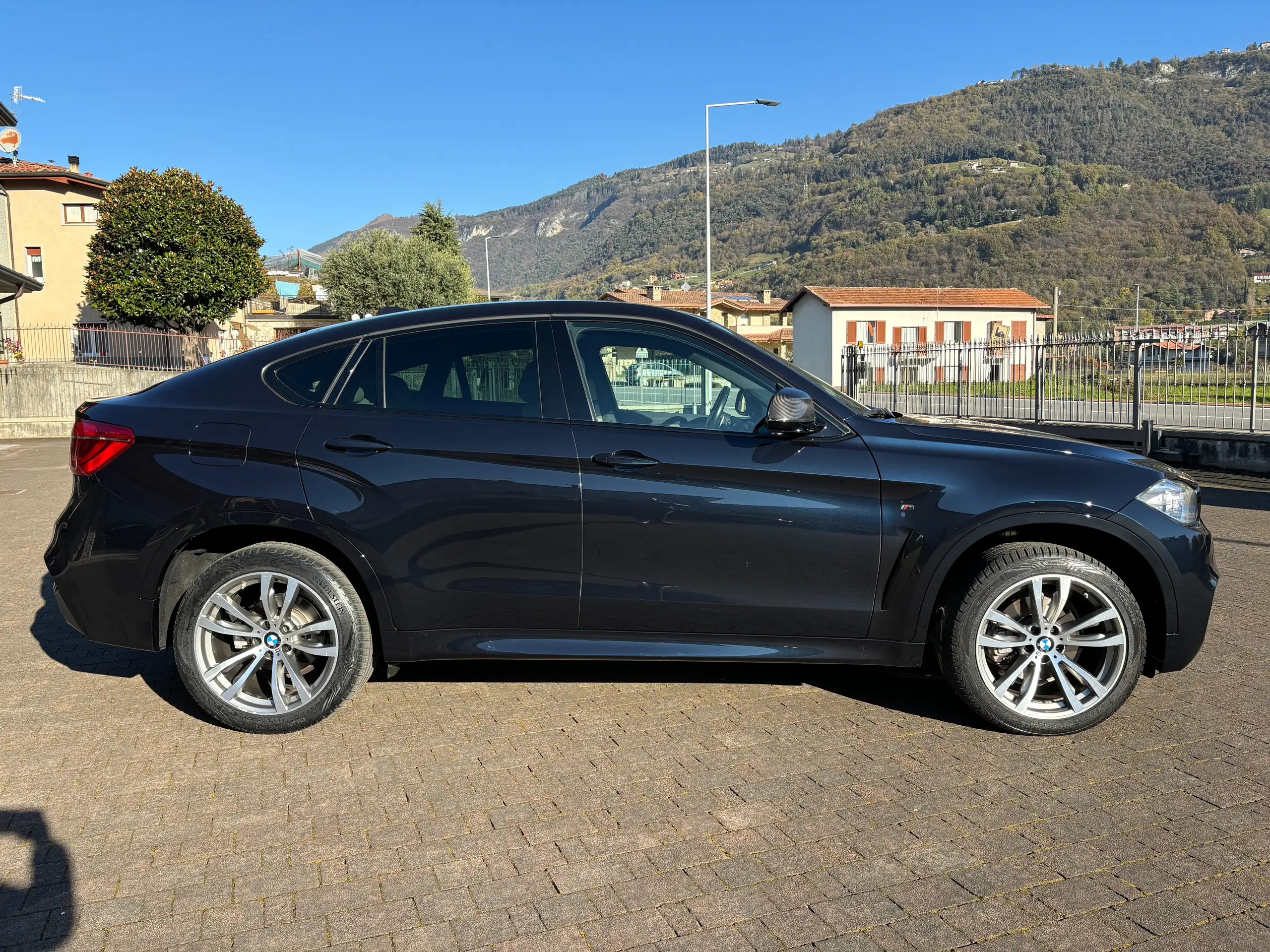 BMW - X6