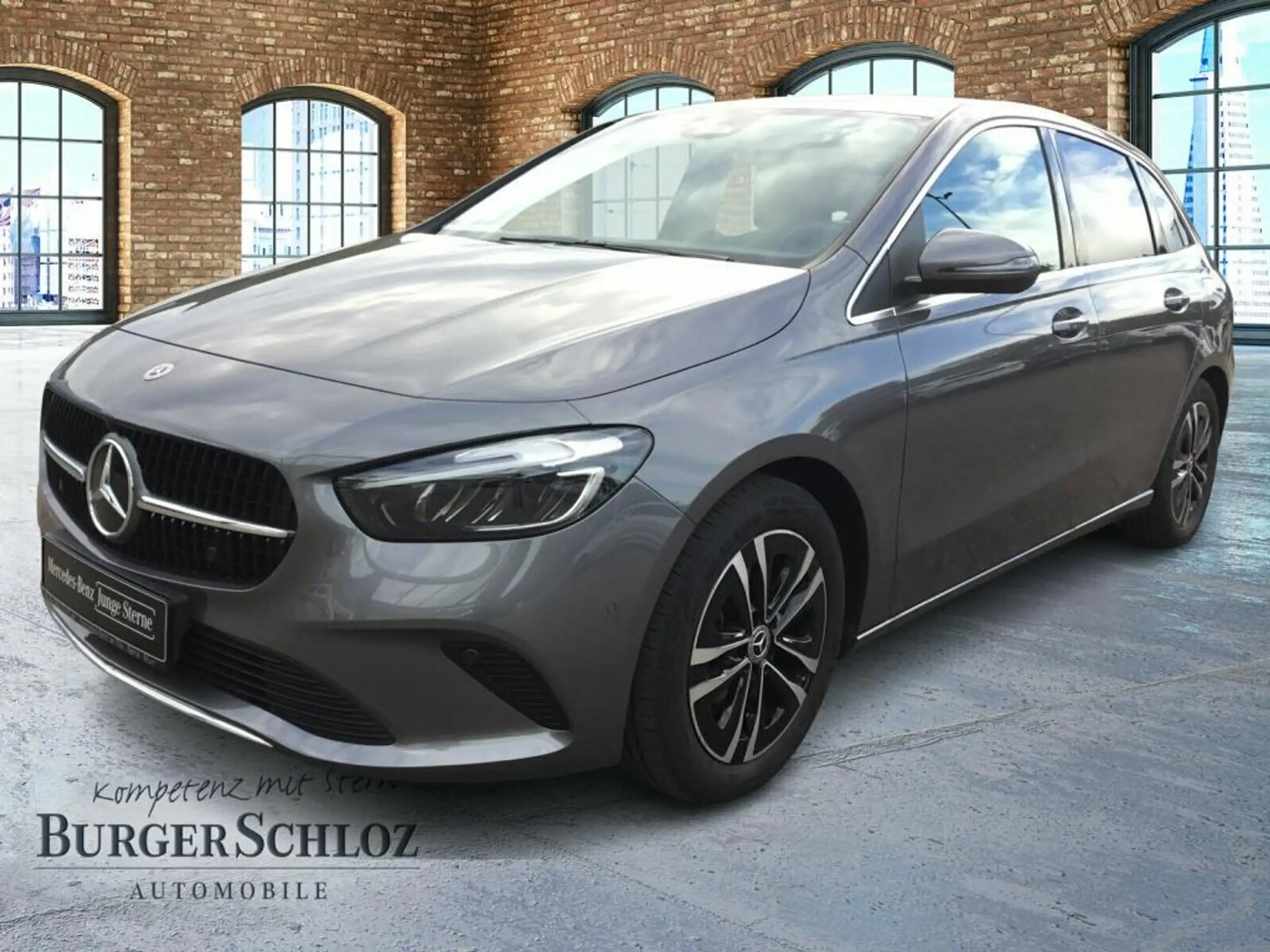 Mercedes-Benz B 220 2023