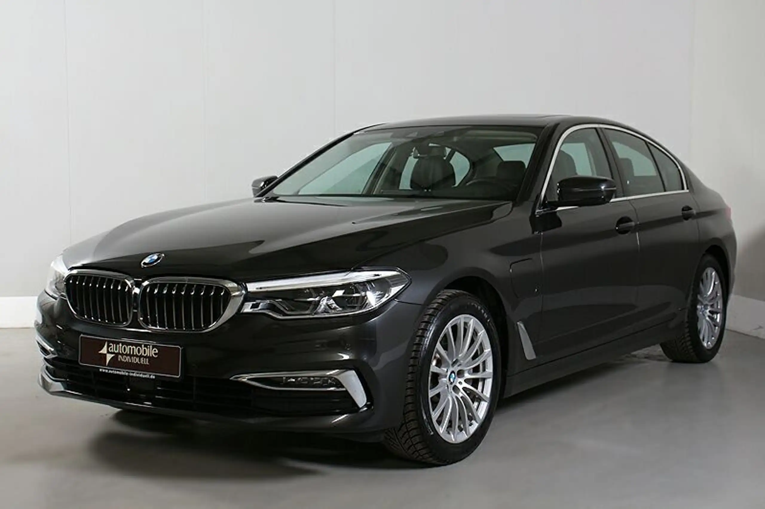 BMW - 530