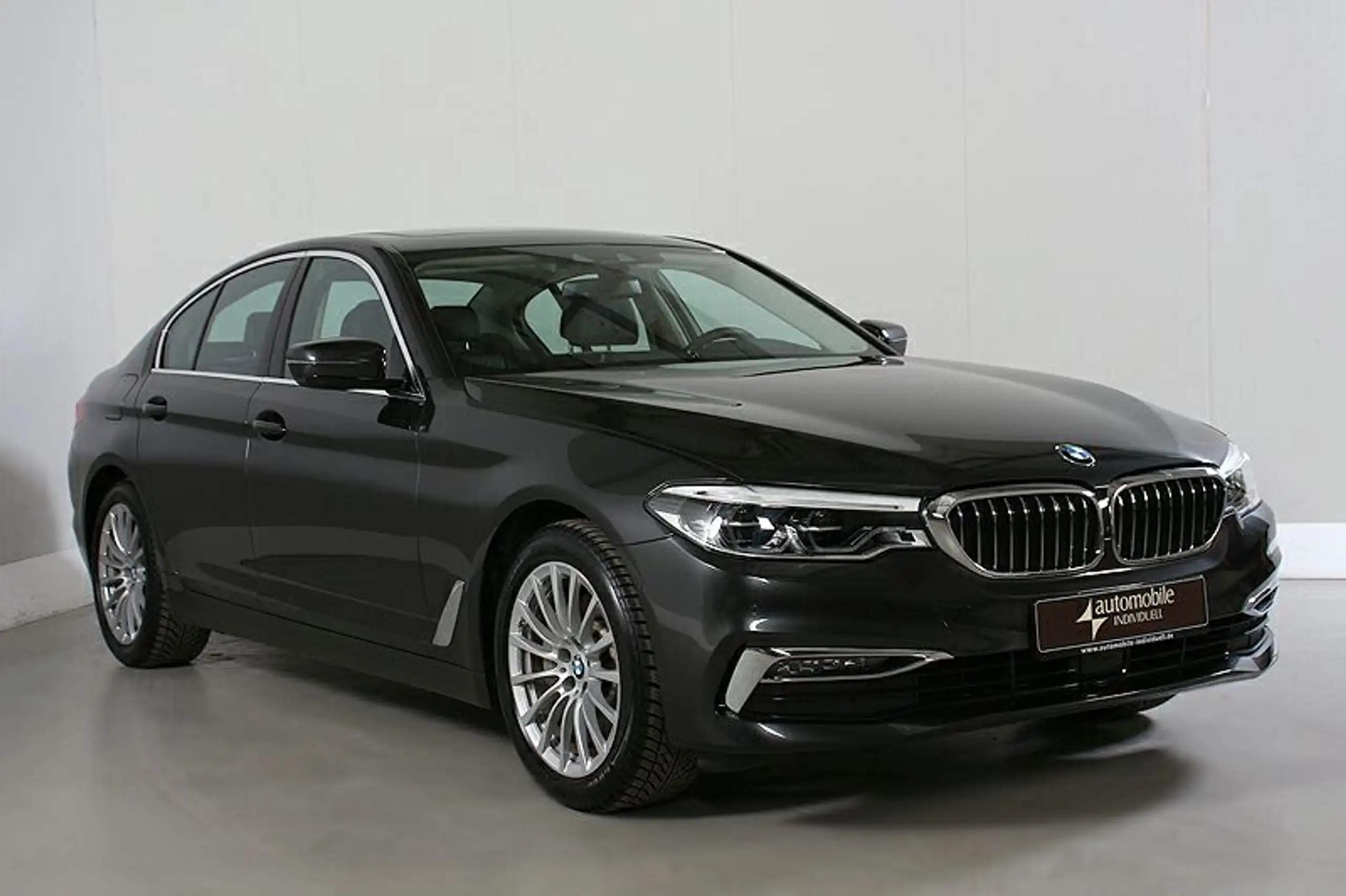 BMW - 530