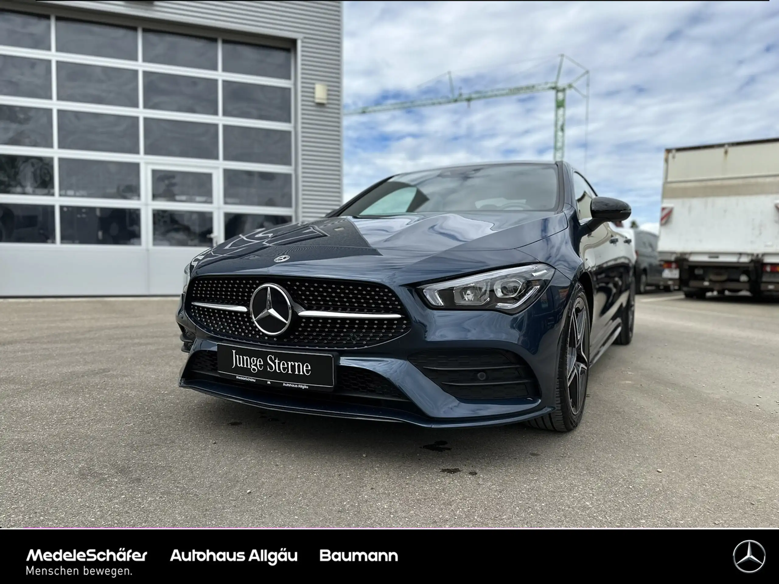 Mercedes-Benz - CLA 200