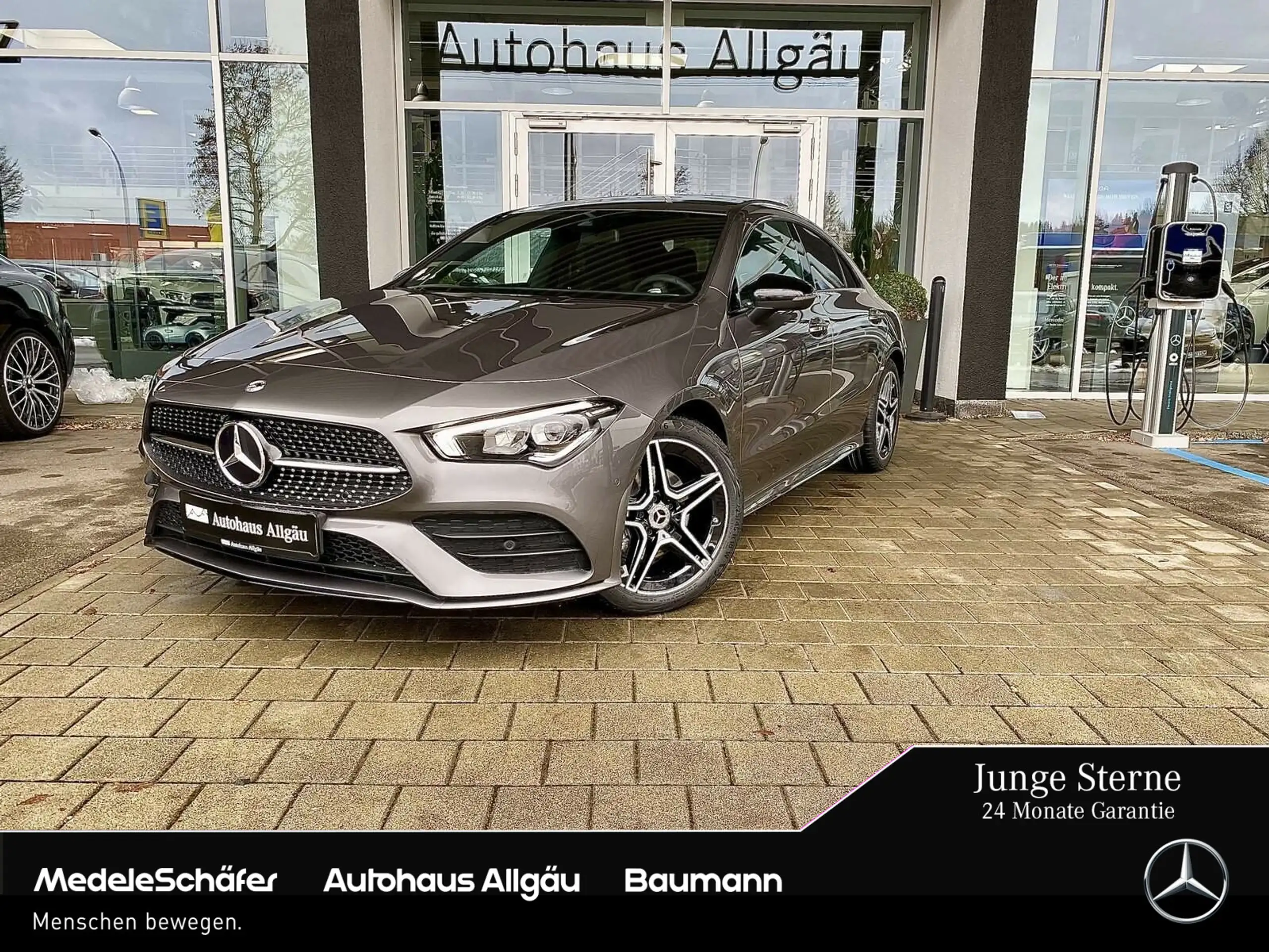 Mercedes-Benz - CLA 200