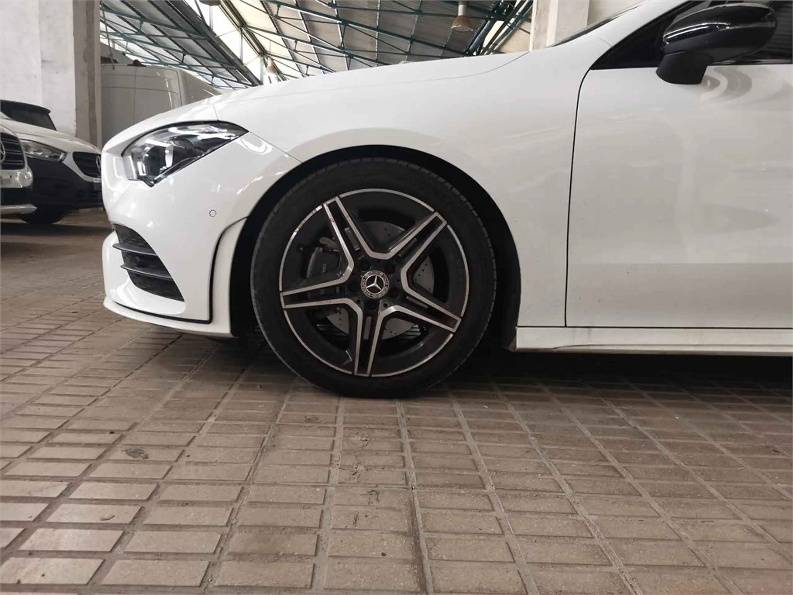 Mercedes-Benz - CLA 200